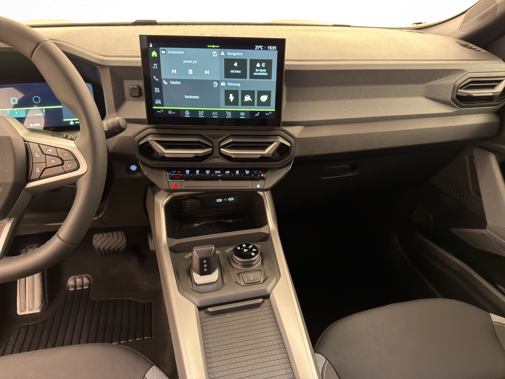 DACIA Bigster 1.2 Hybrid Journey 4WD-image-9