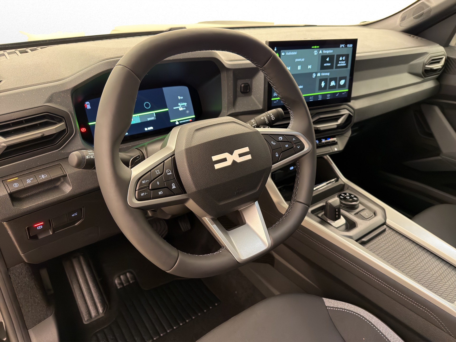 DACIA Bigster 1.2 Hybrid Journey 4WD-image-13