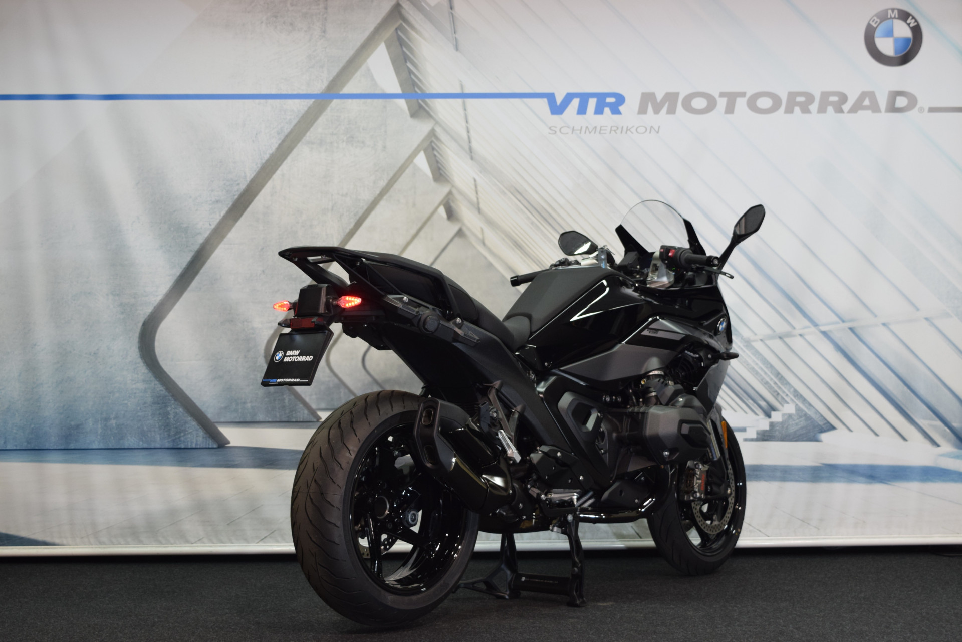 BMW R 1300 RS Triple Black 1'500.- BOXER-PRÄMIE-showroom-element-2