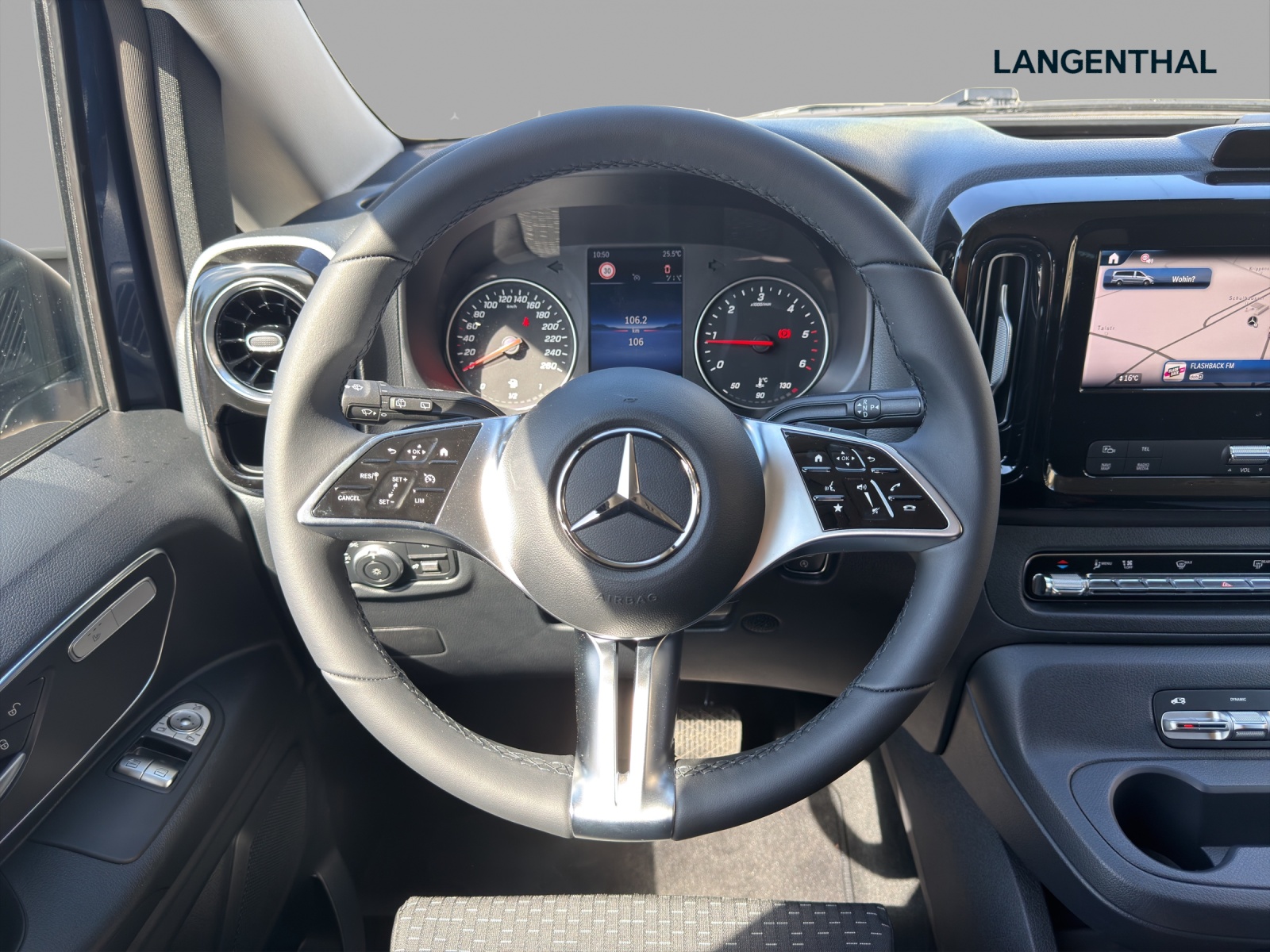 MERCEDES-BENZ Vito 116 CDI Lang Tourer 9G-Tronic 4M Select-image-9