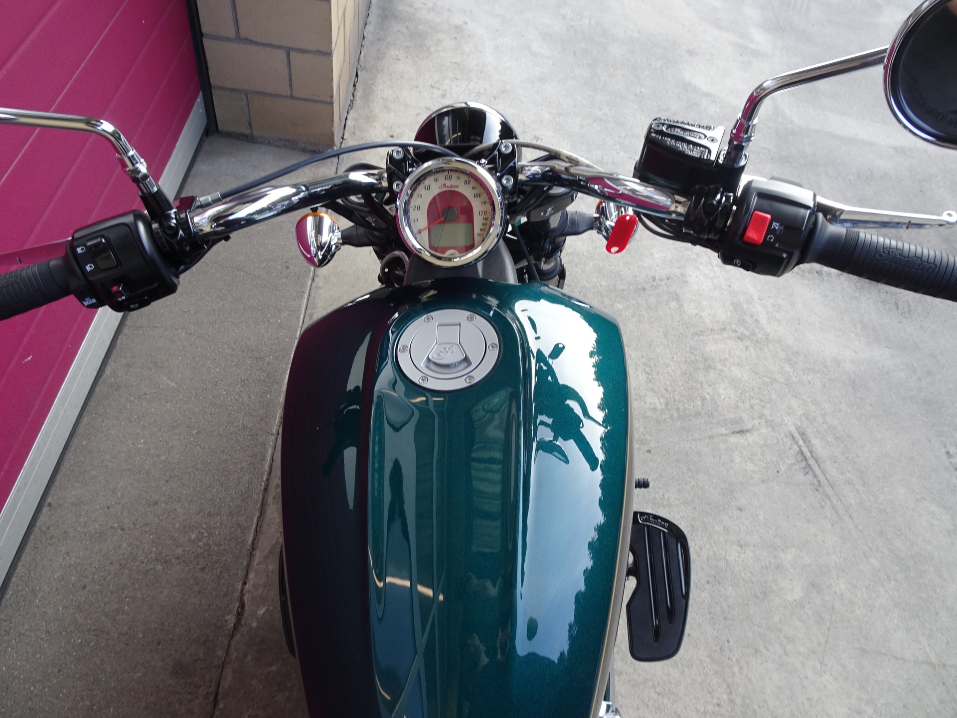 INDIAN Scout ABS-image-5
