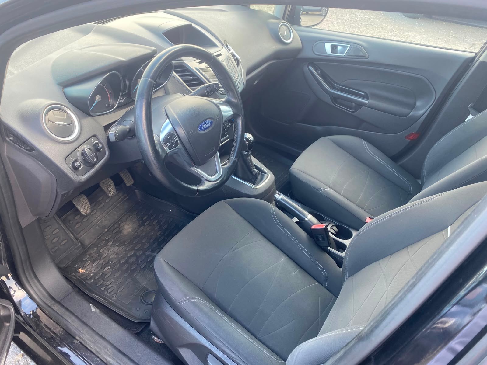 FORD Fiesta 1.0 SCTi Titanium-image-10