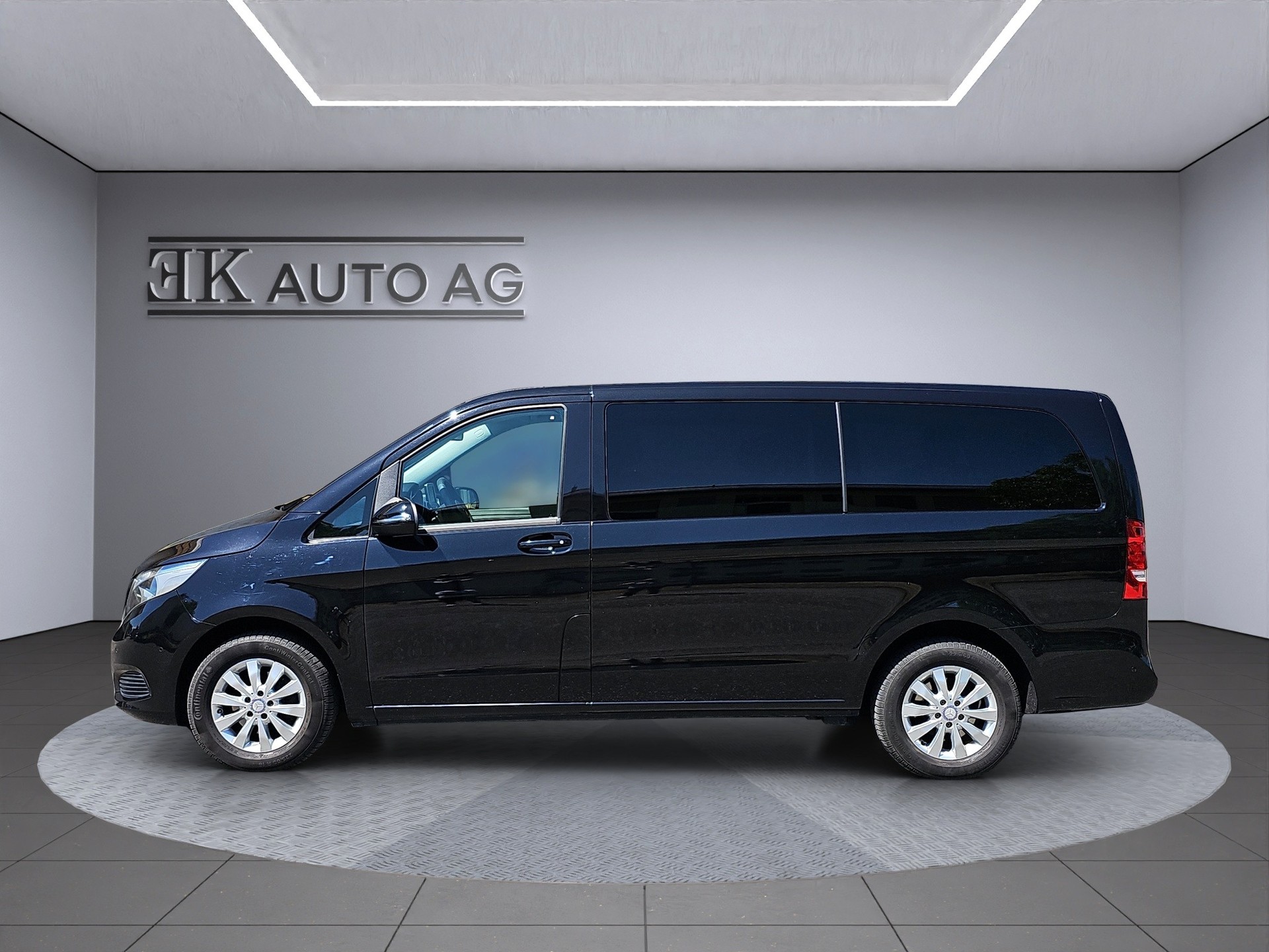 MERCEDES-BENZ V 220 d lang 7G-Tronic-image-1