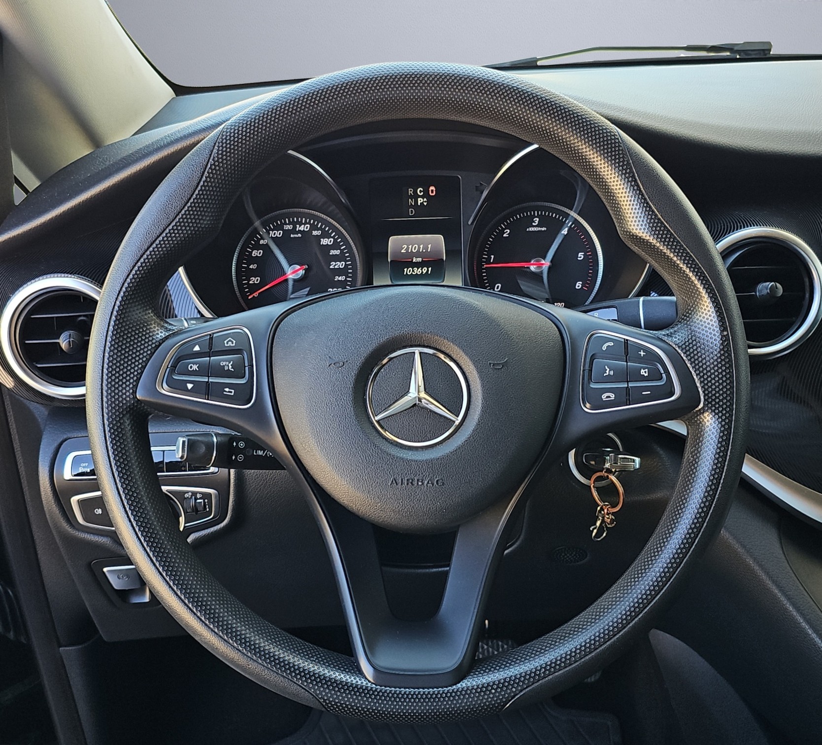 MERCEDES-BENZ V 220 d lang 7G-Tronic-image-11