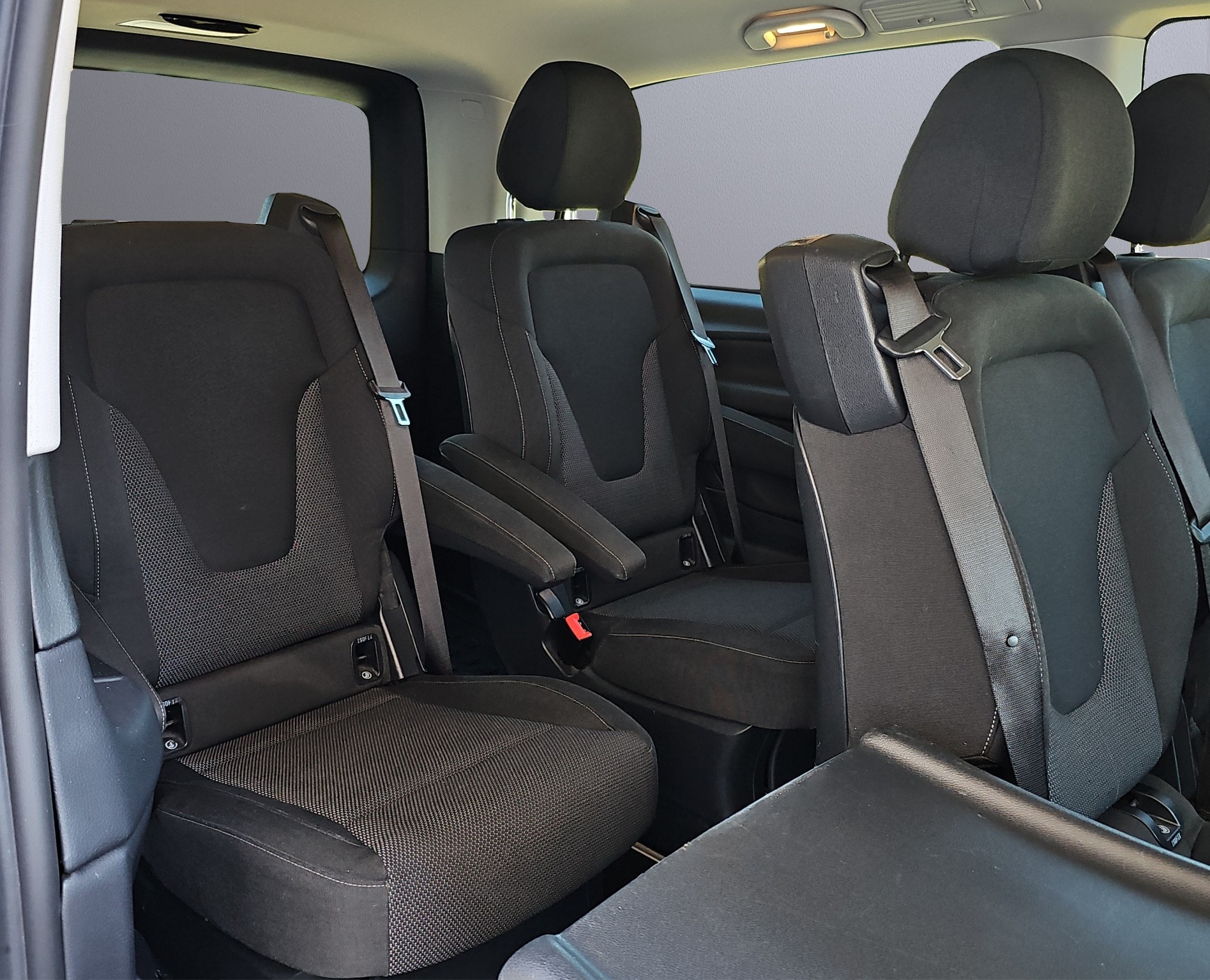 MERCEDES-BENZ V 220 d lang 7G-Tronic-image-8