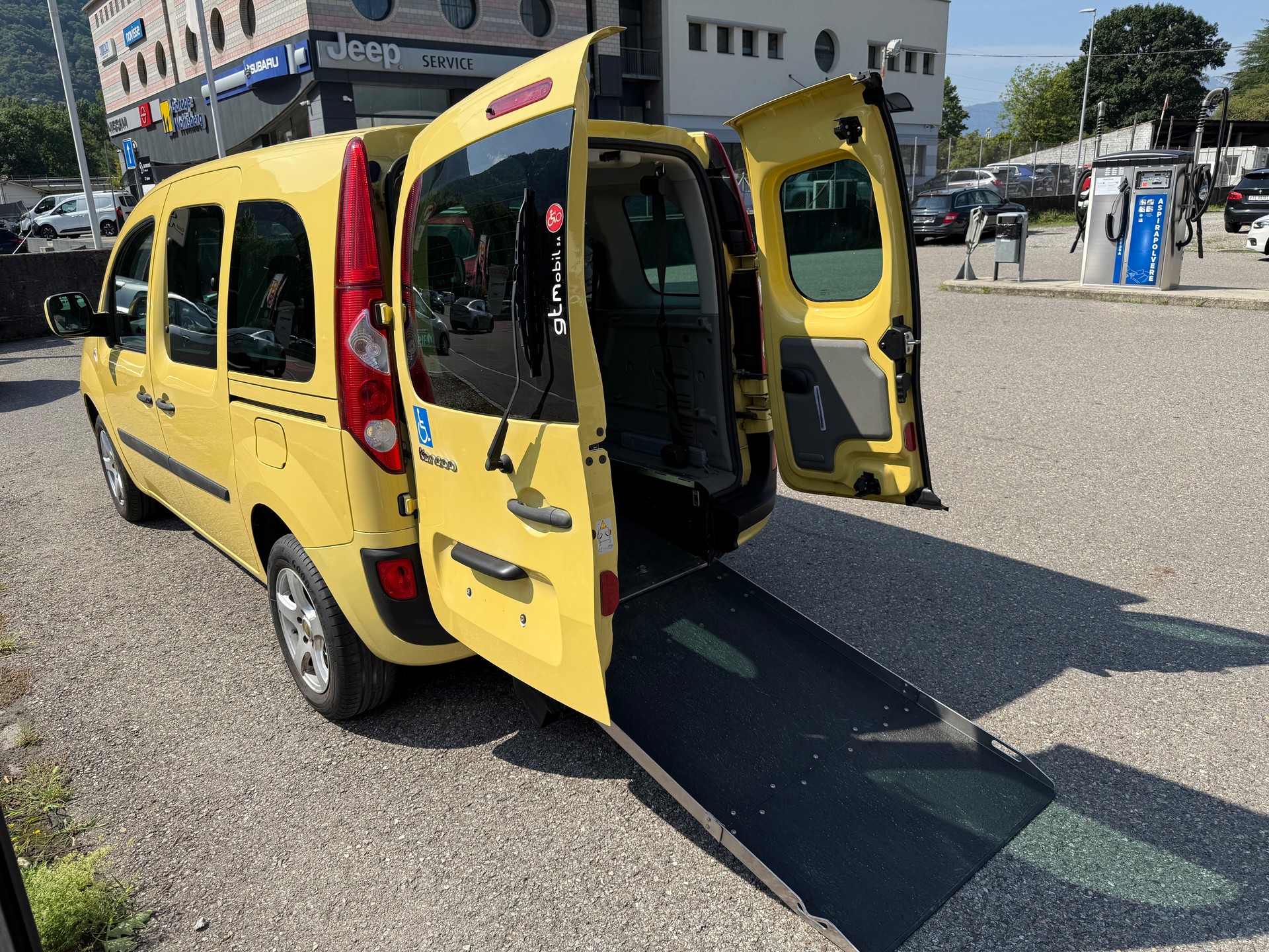 RENAULT Kangoo 1.6 16V Privilège Automatic-image-2