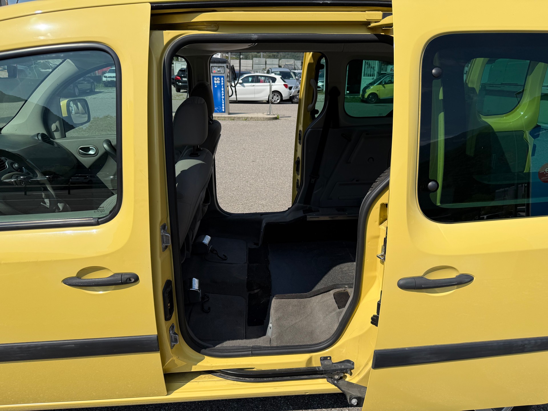 RENAULT Kangoo 1.6 16V Privilège Automatic-image-7