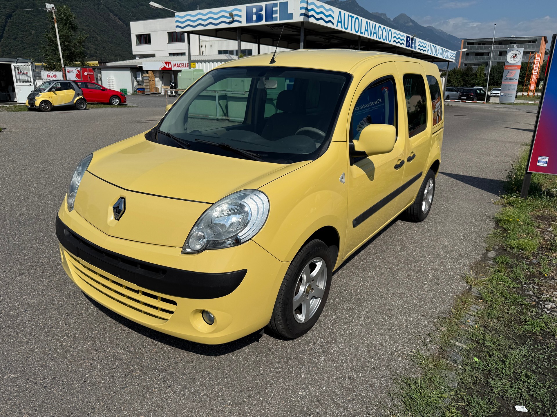 RENAULT Kangoo 1.6 16V Privilège Automatic-image-13