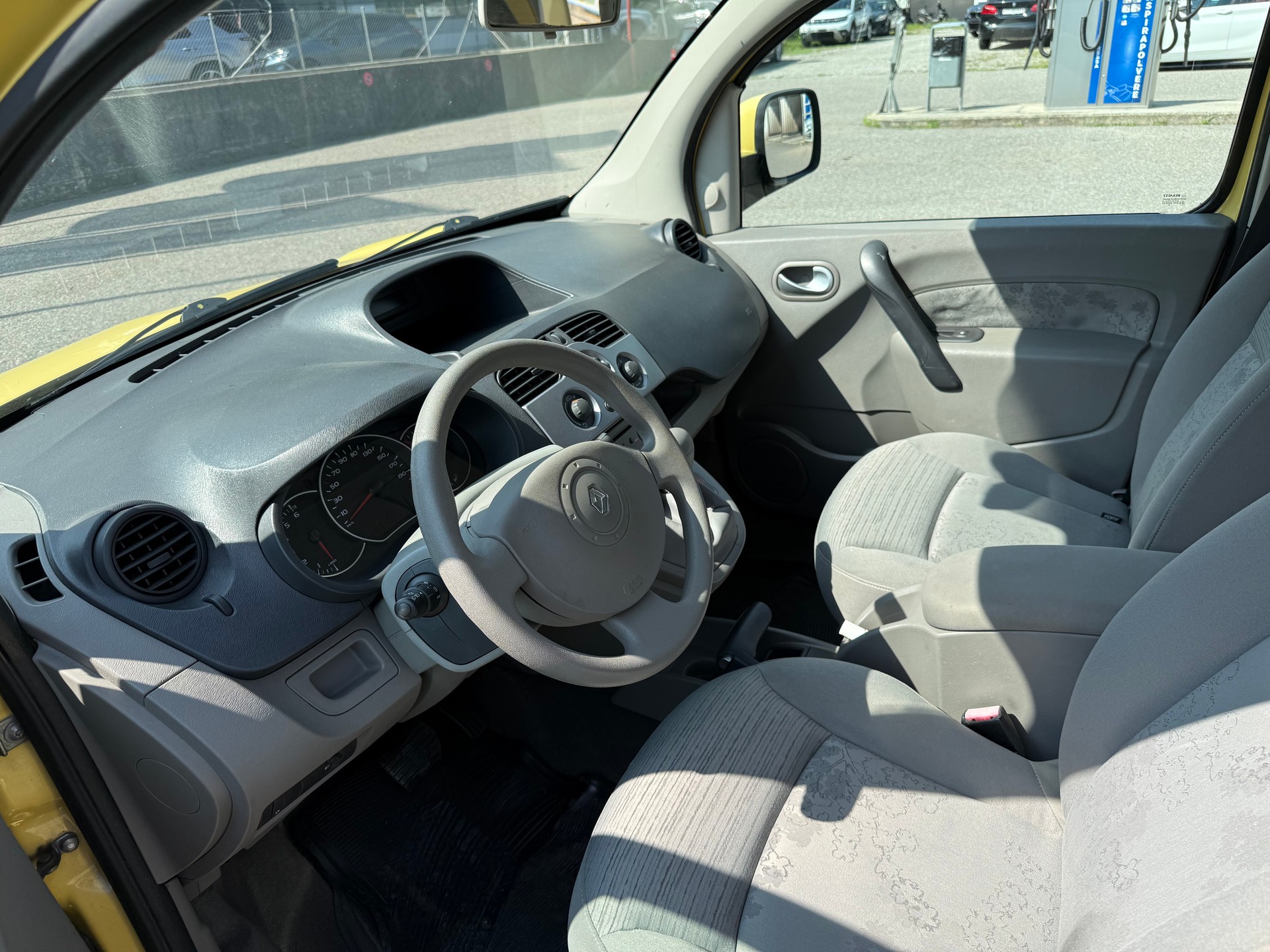 RENAULT Kangoo 1.6 16V Privilège Automatic-image-10