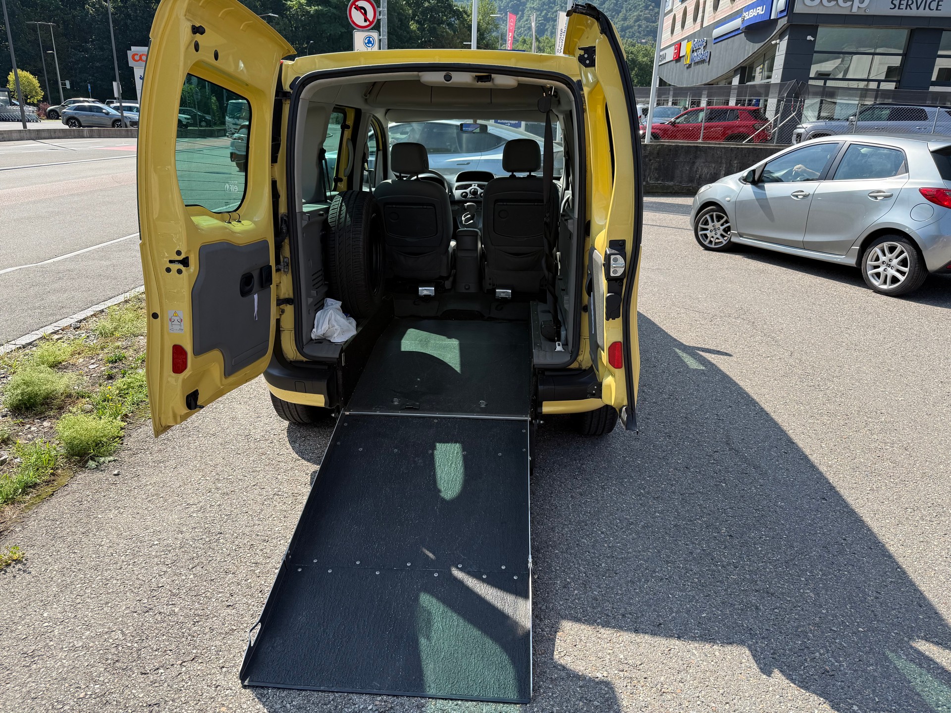 RENAULT Kangoo 1.6 16V Privilège Automatic-image-1