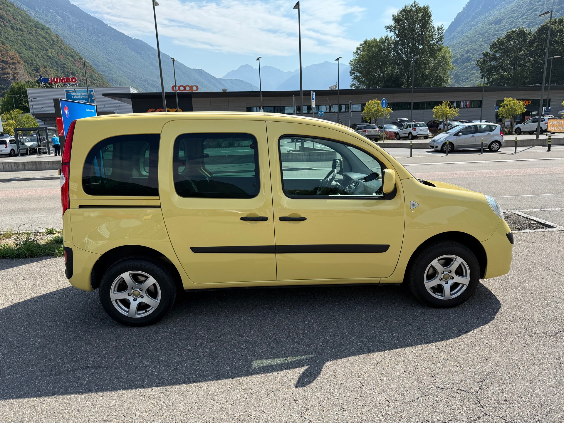 RENAULT Kangoo 1.6 16V Privilège Automatic-image-11