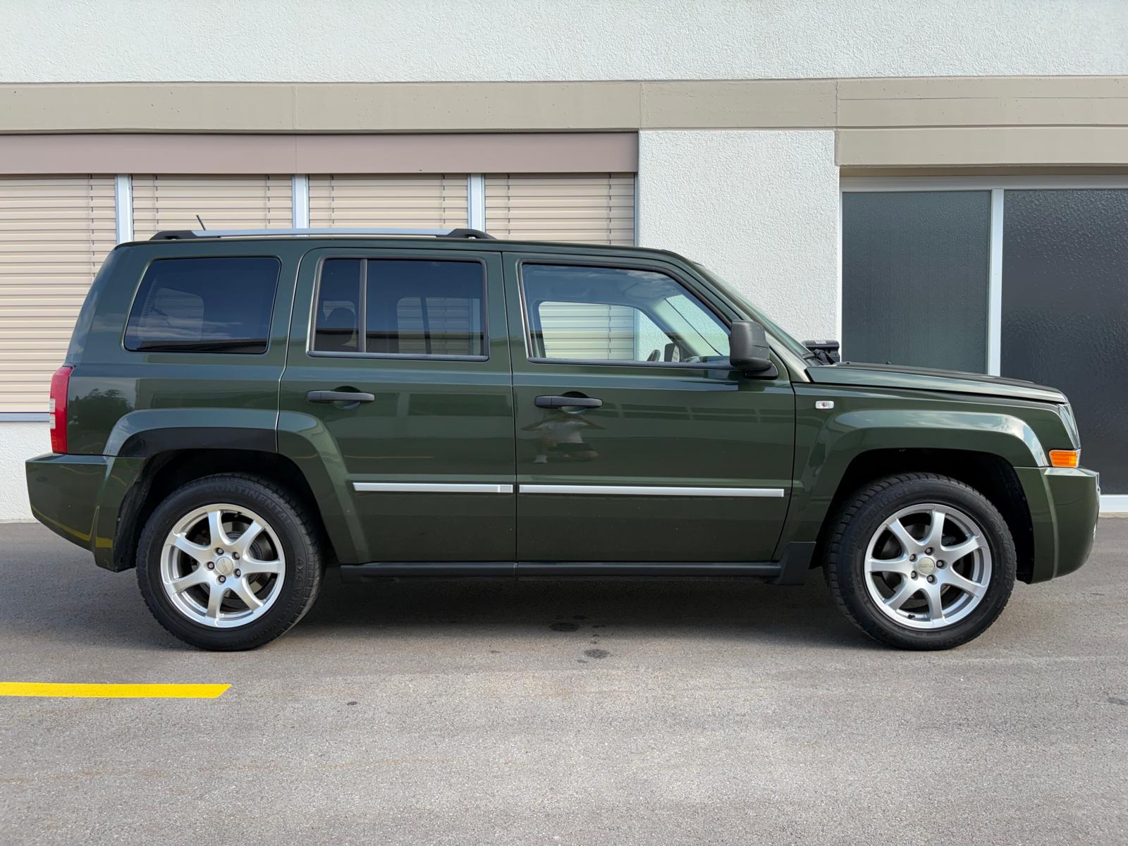 JEEP Patriot 2.4 Limited Leder AHK 8-Fach-image-1