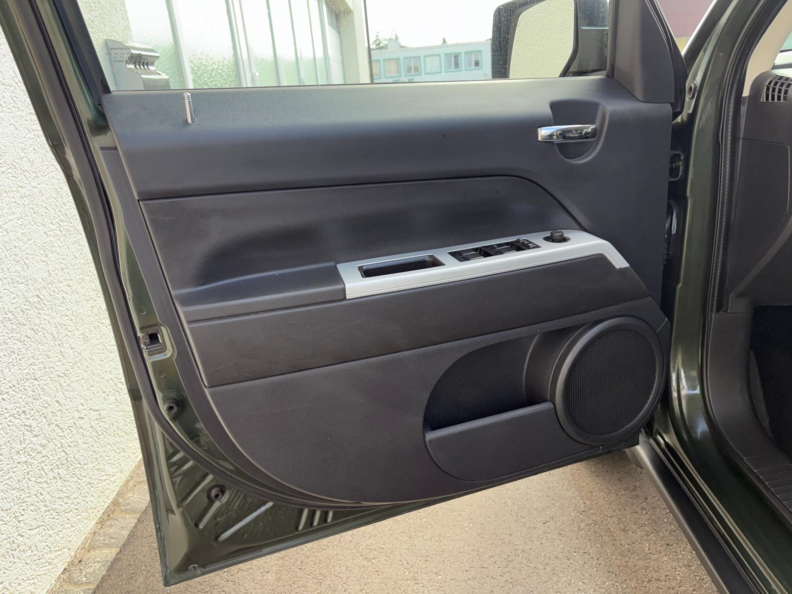 JEEP Patriot 2.4 Limited Leder AHK 8-Fach-image-5