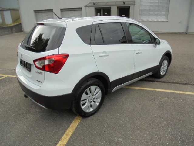 SUZUKI SX4 S-Cross 1.6 TD GL 4WD-image-2
