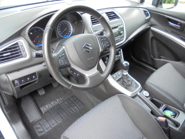 SUZUKI SX4 S-Cross 1.6 TD GL 4WD-image-6
