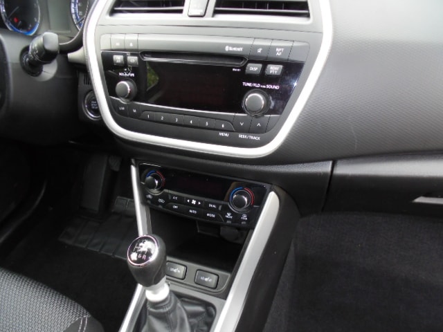 SUZUKI SX4 S-Cross 1.6 TD GL 4WD-image-8