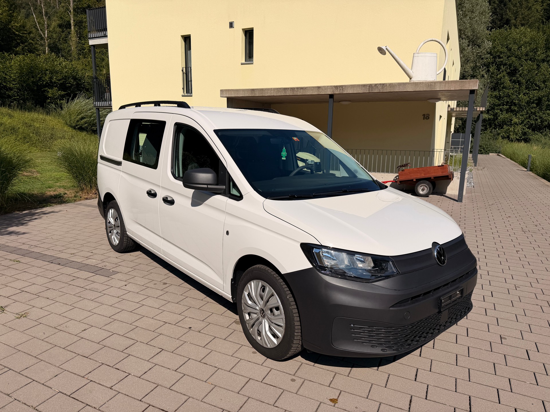 VW Caddy Cargo 2.0TDI Maxi DSG-image-1