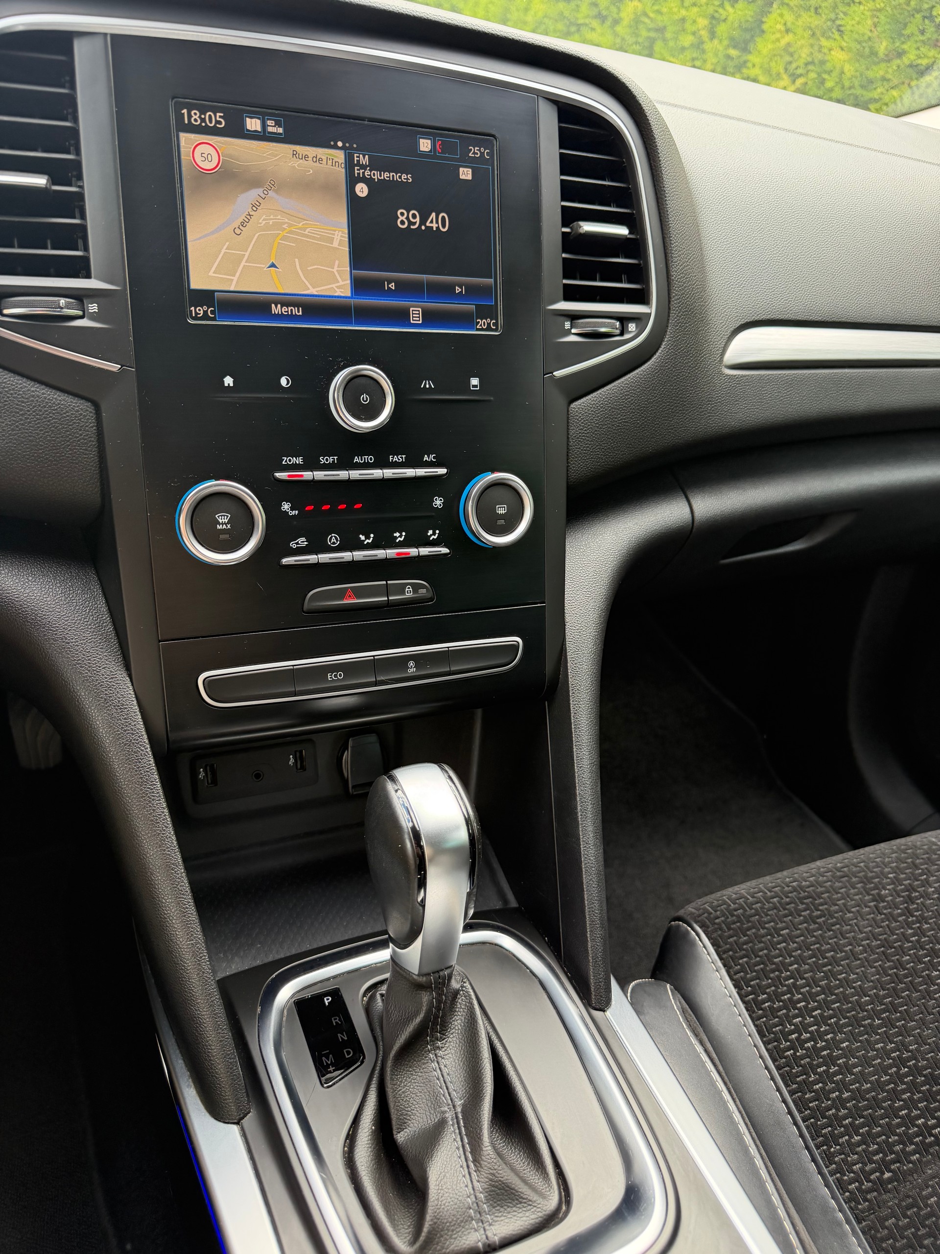 RENAULT Mégane Grandtour 1.2 16V Turbo GT Line EDC-image-10
