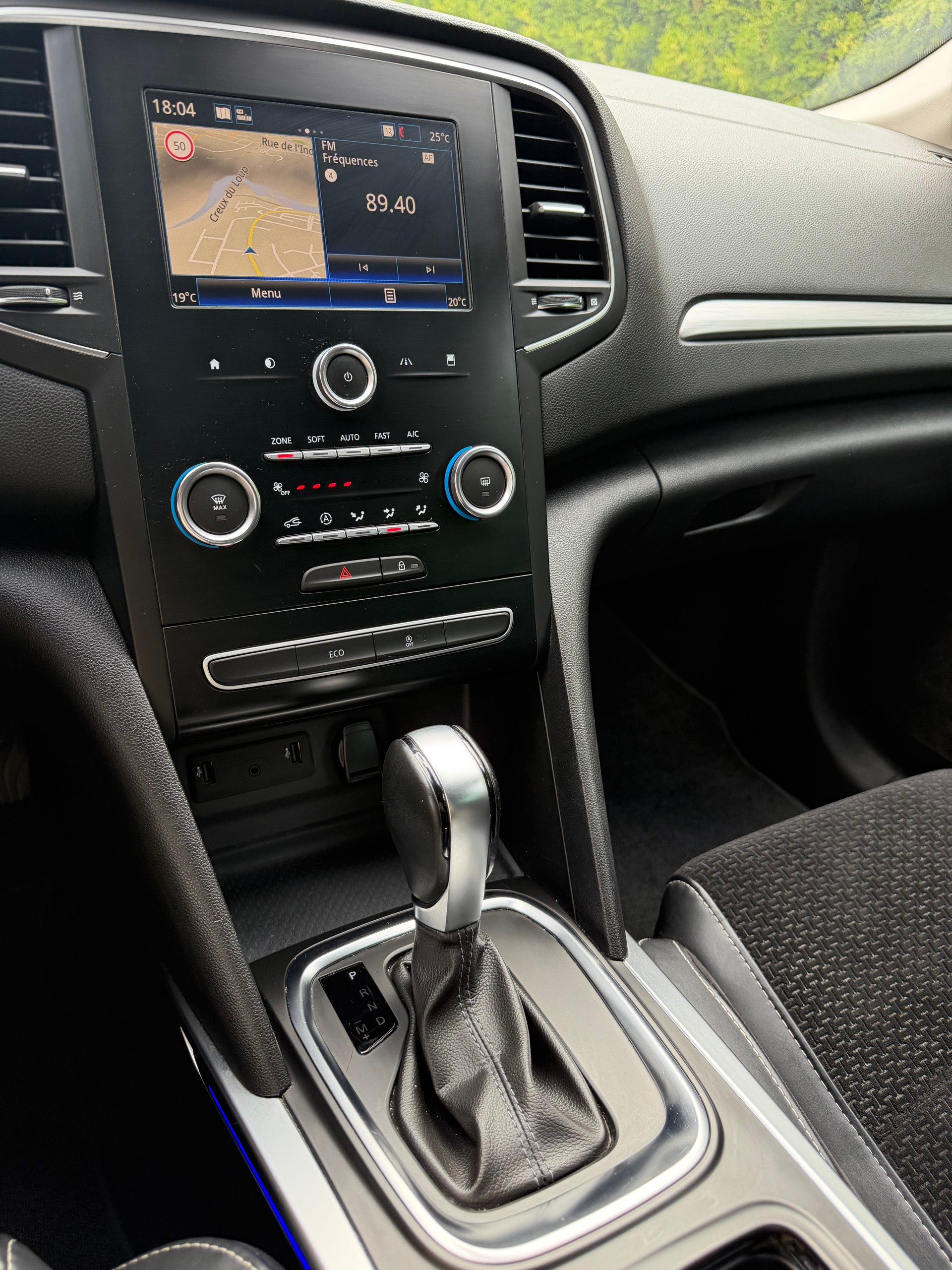 RENAULT Mégane Grandtour 1.2 16V Turbo GT Line EDC-image-8