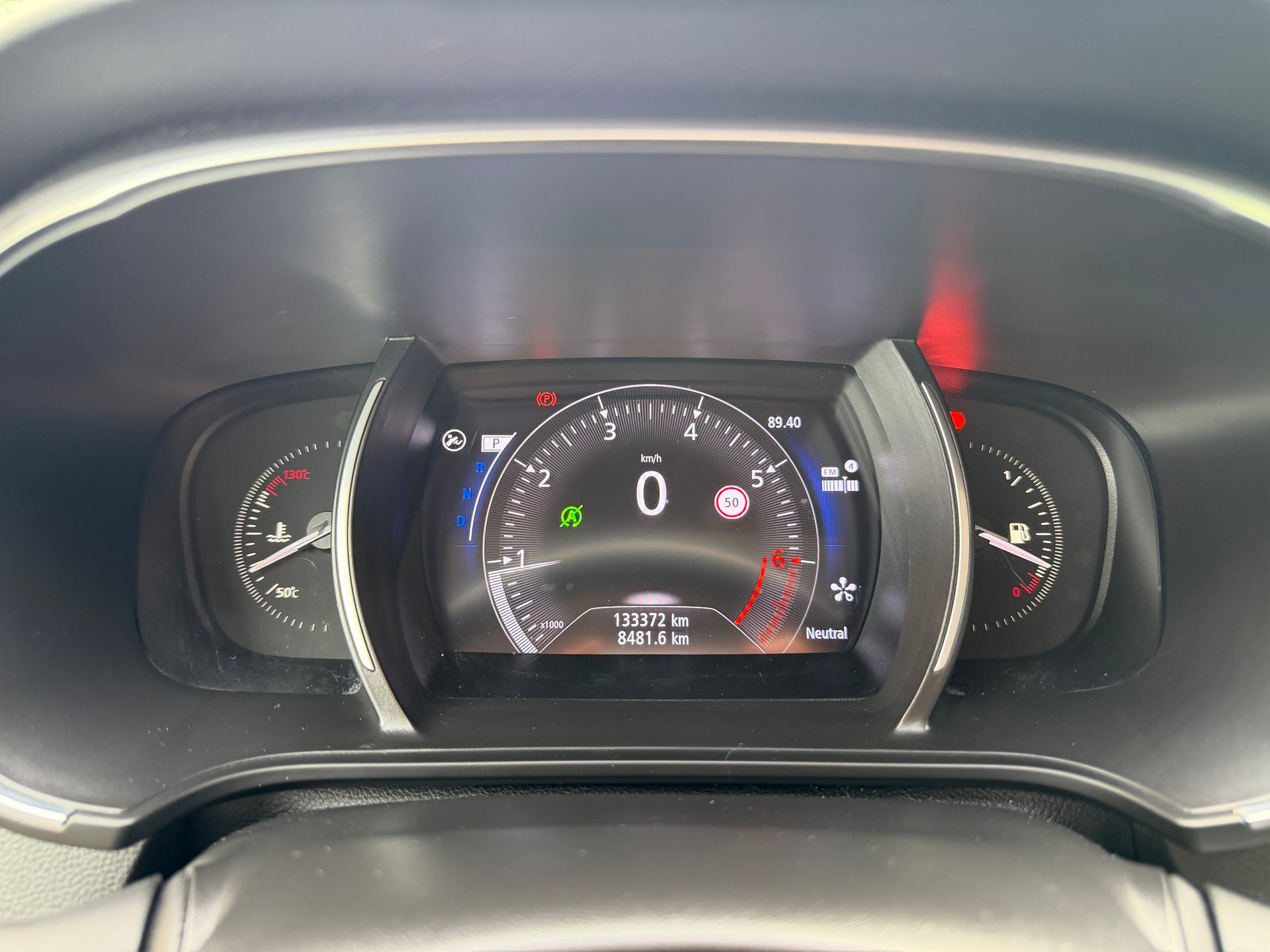 RENAULT Mégane Grandtour 1.2 16V Turbo GT Line EDC-image-9