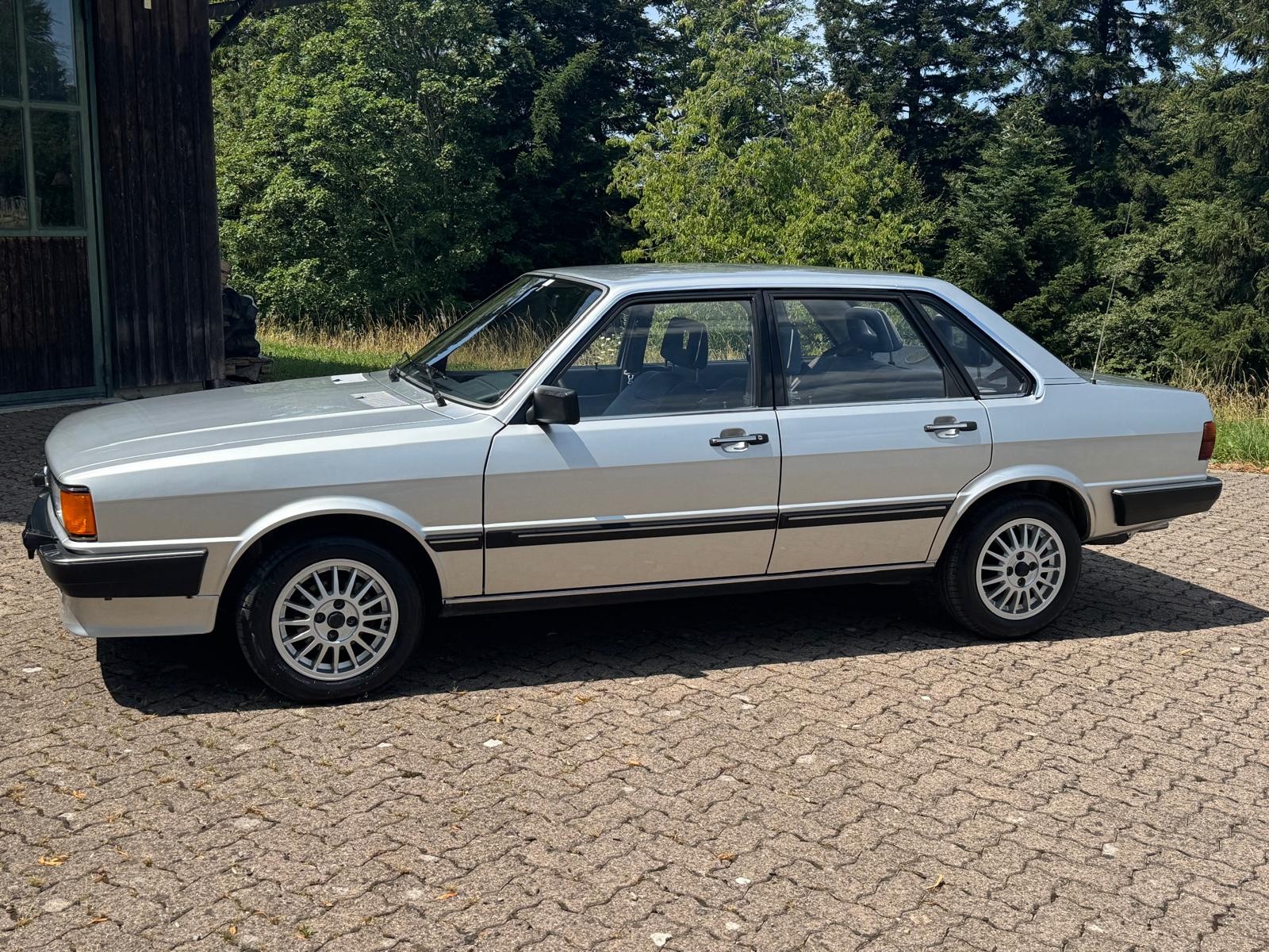 AUDI 80 CD 5S Automat-image-1