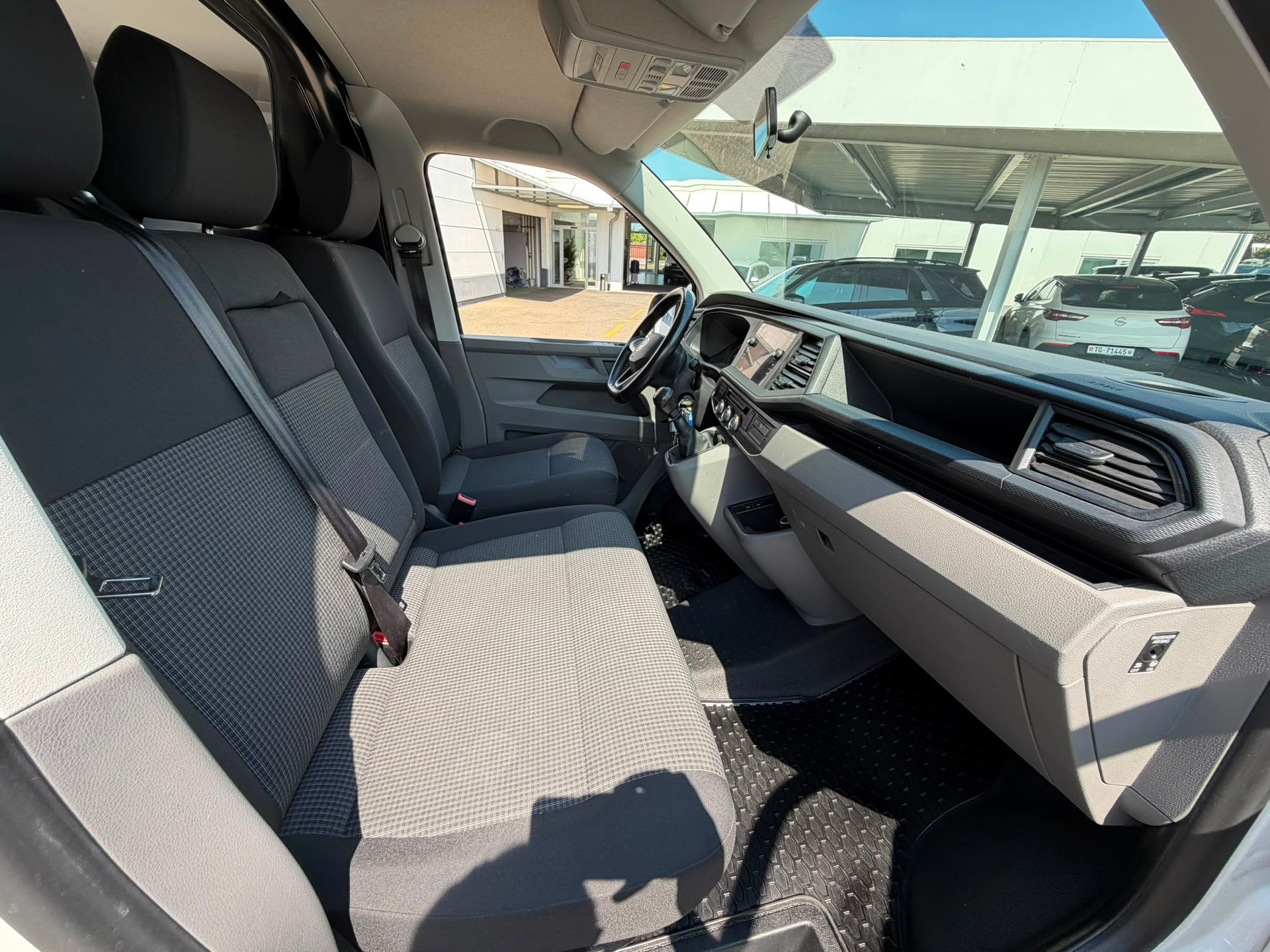 VW T6.1 2.0 TDI-image-14