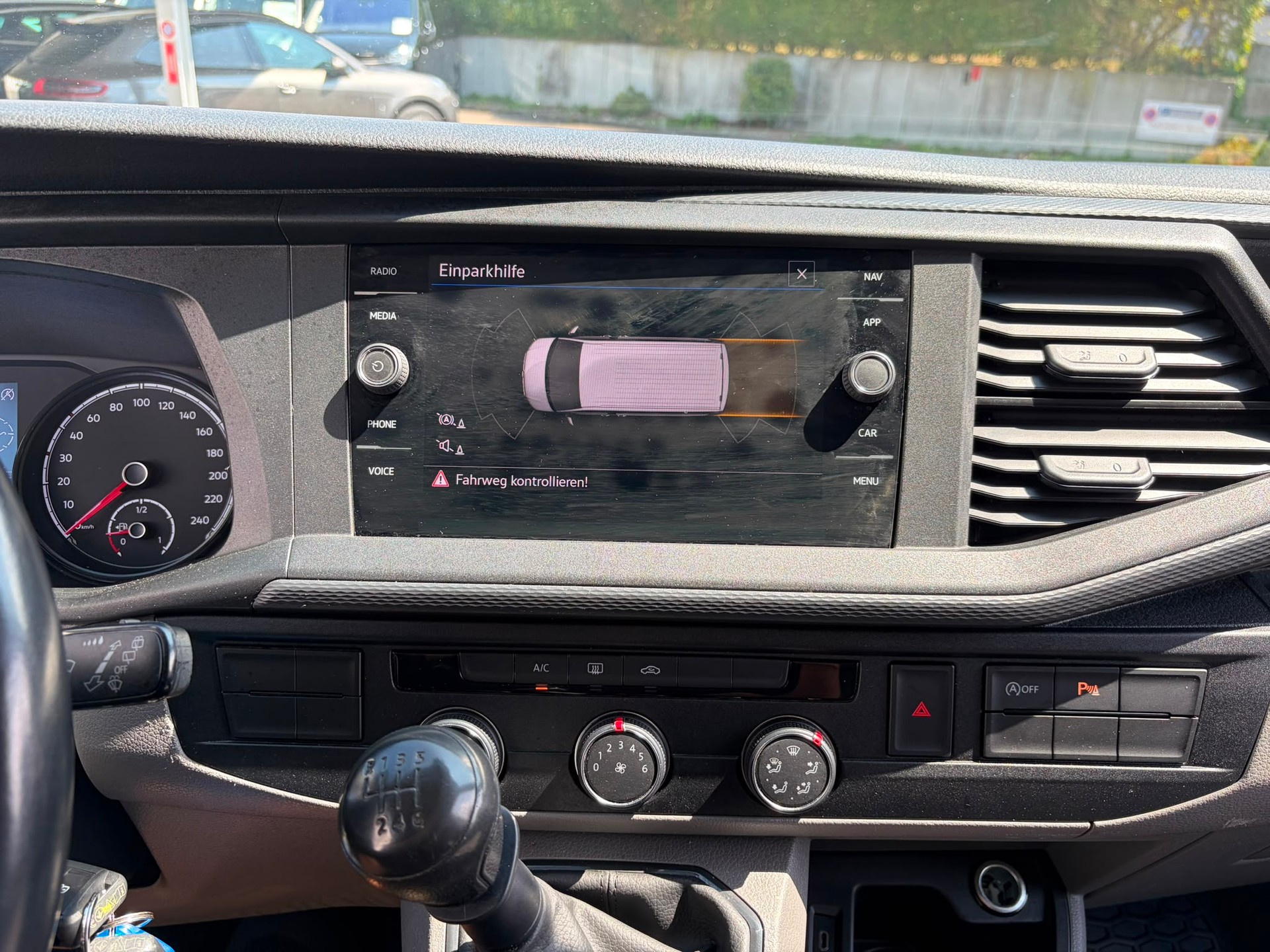 VW T6.1 2.0 TDI-image-12