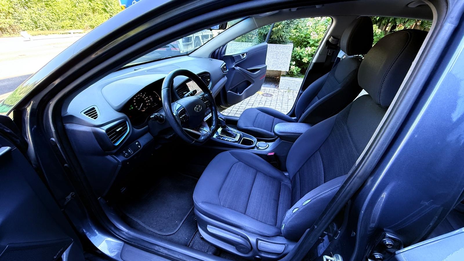 HYUNDAI Ioniq 1.6 GDi HEV Amplia DCT-image-8