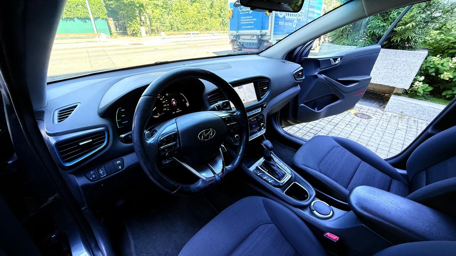 HYUNDAI Ioniq 1.6 GDi HEV Amplia DCT-image-9