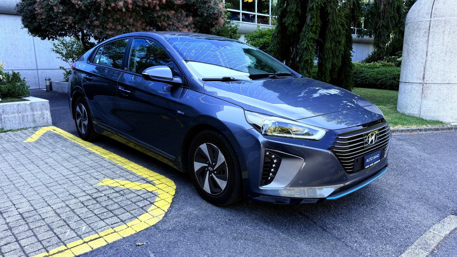 HYUNDAI Ioniq 1.6 GDi HEV Amplia DCT-image-5