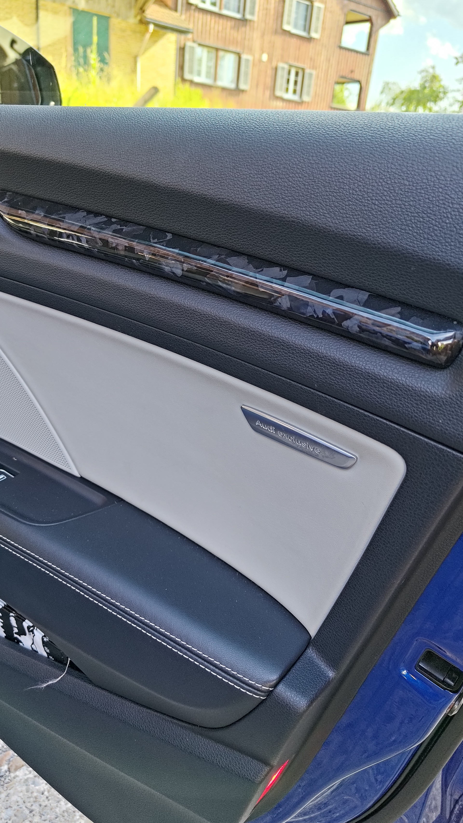 AUDI Limousine-image-5