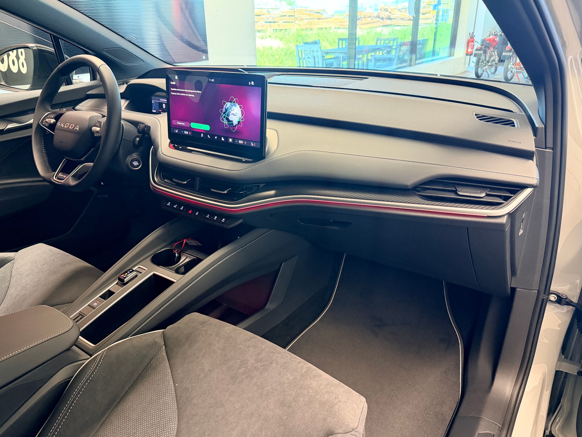 SKODA Enyaq 85x Sportline 4x4-image-23