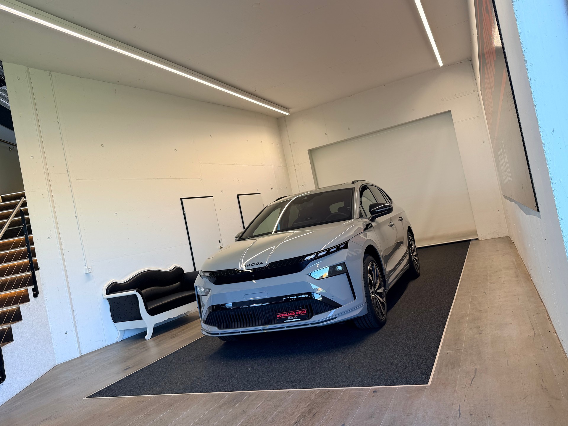 SKODA Enyaq 85x Sportline 4x4-image-2