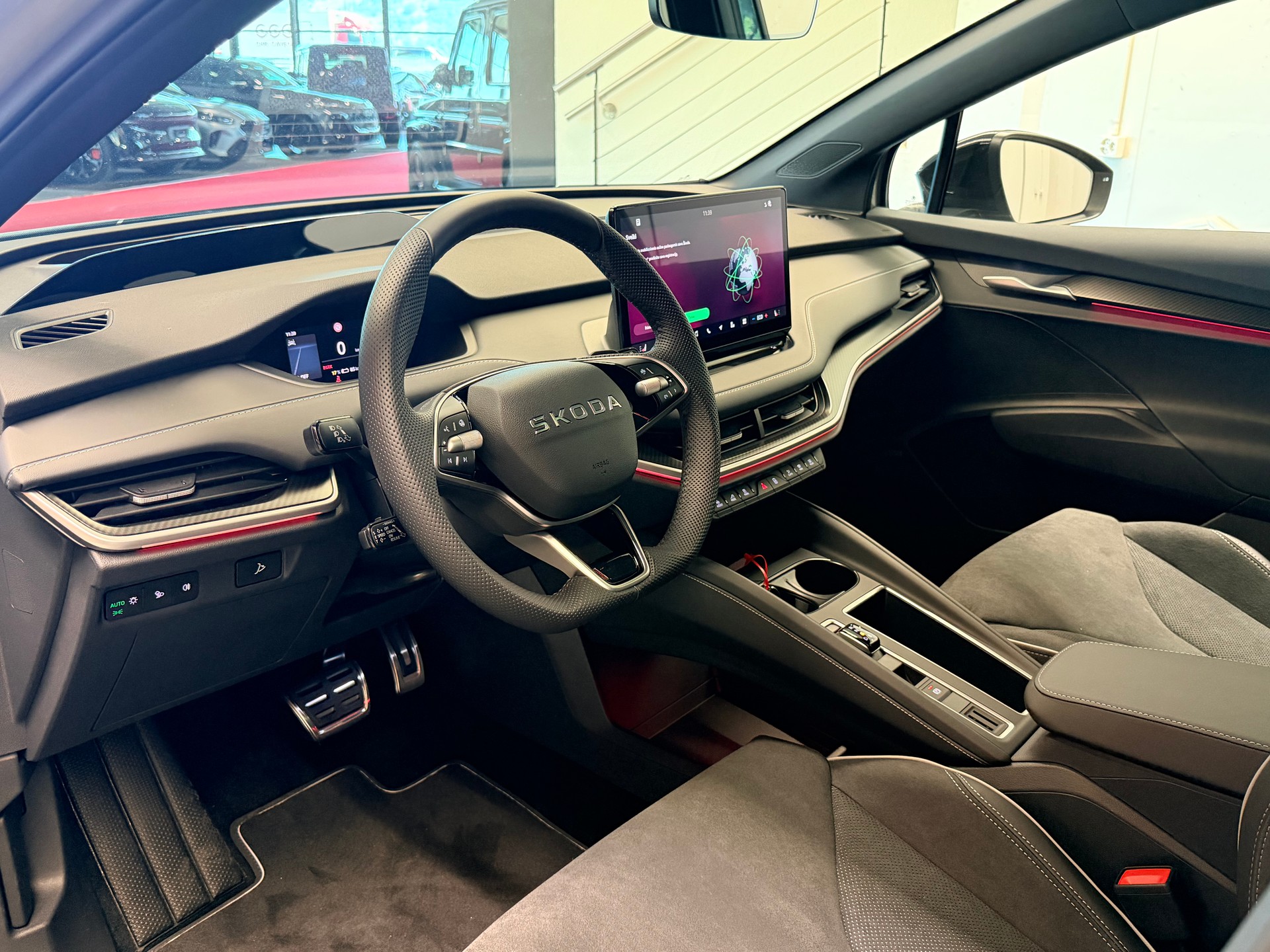 SKODA Enyaq 85x Sportline 4x4-image-11
