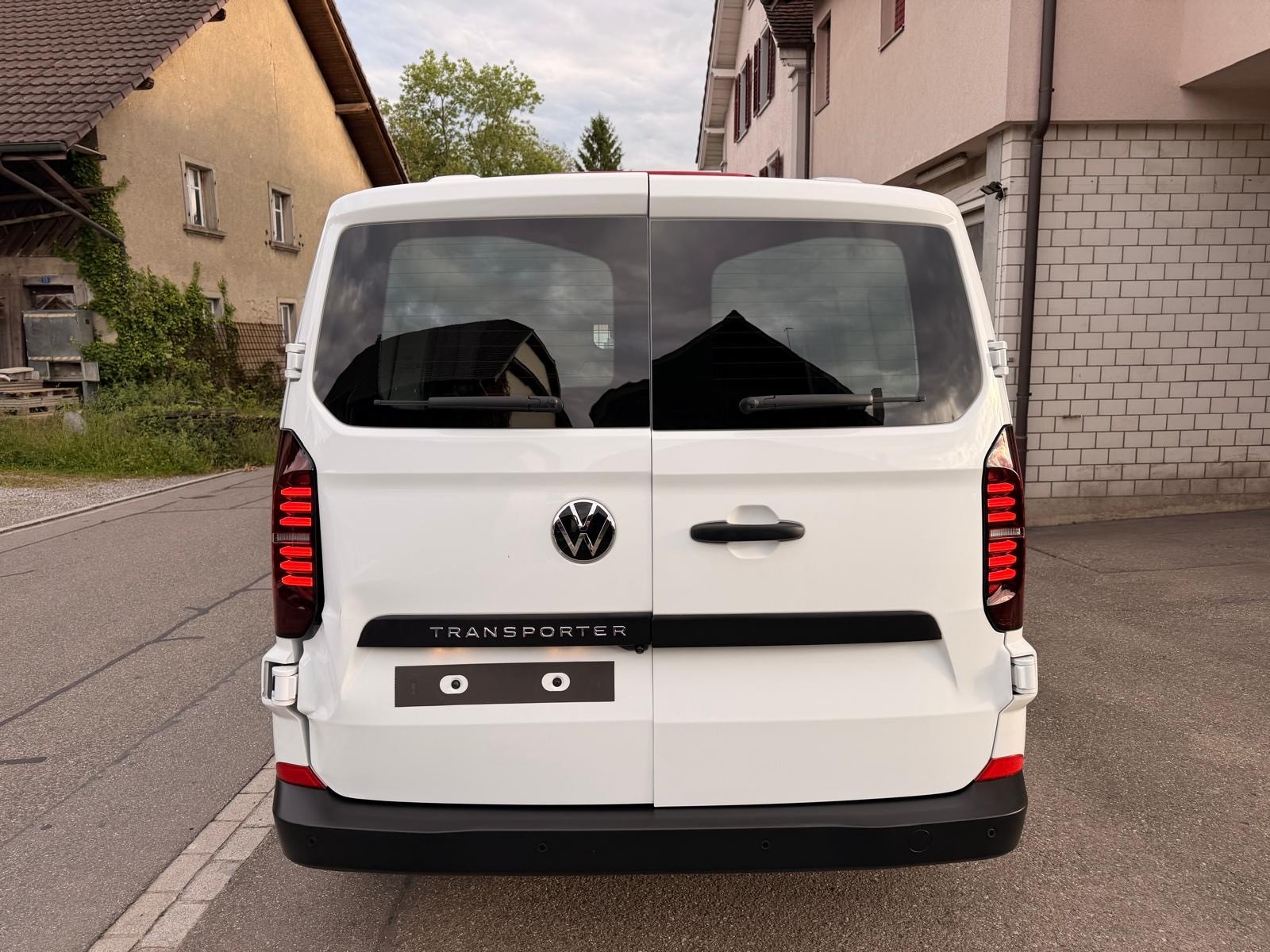 VW Transporter 2.0 TDI-image-3