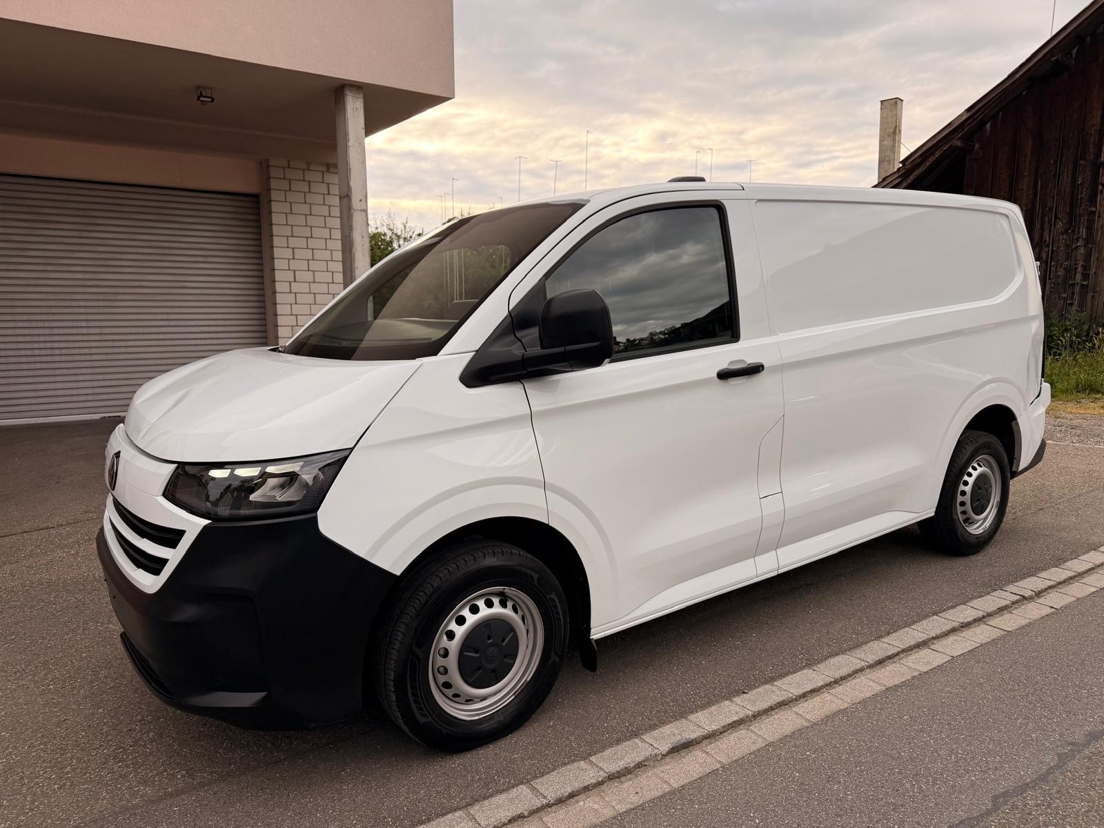 VW Transporter 2.0 TDI-image-0