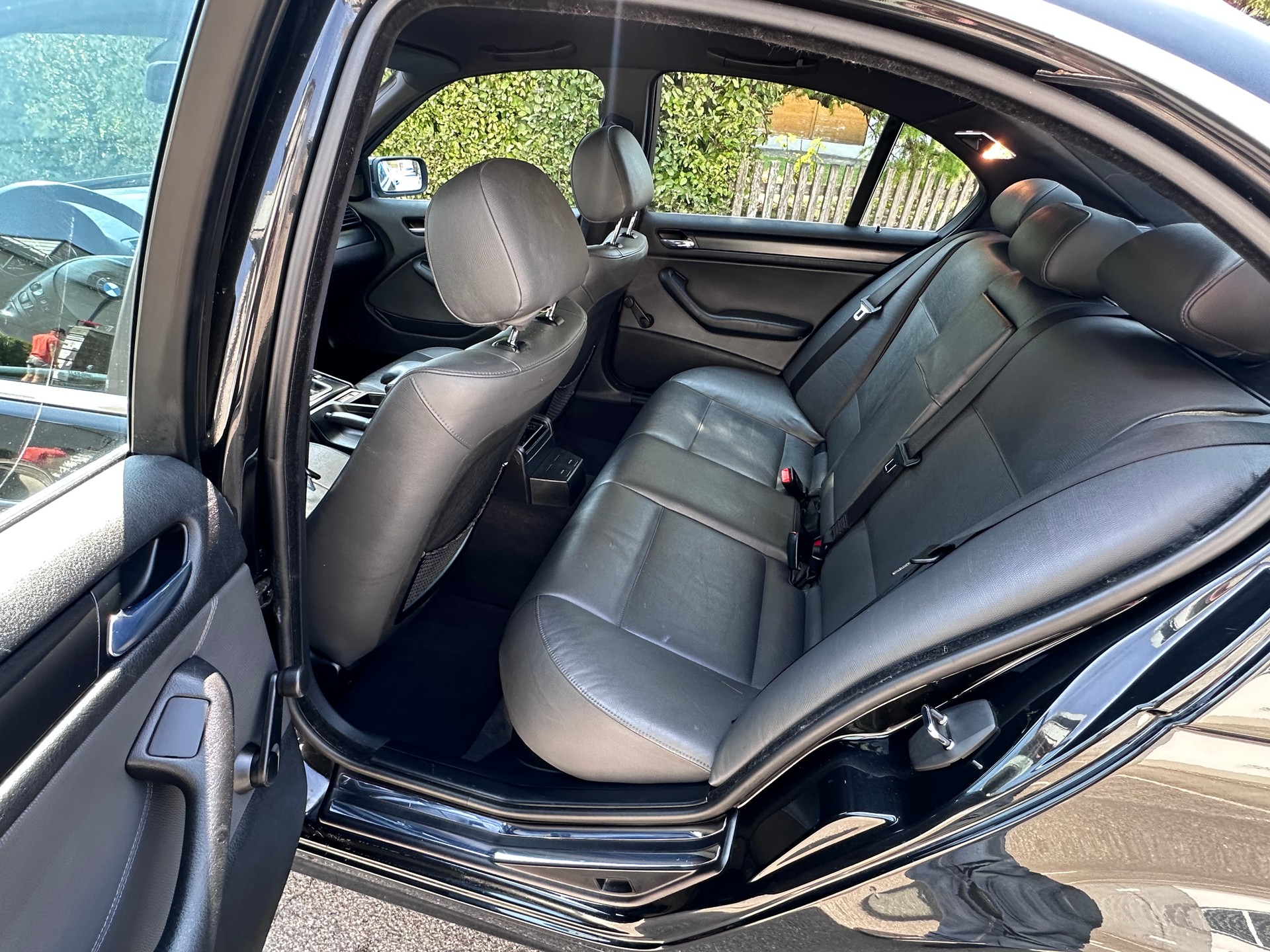 BMW 320d-image-9