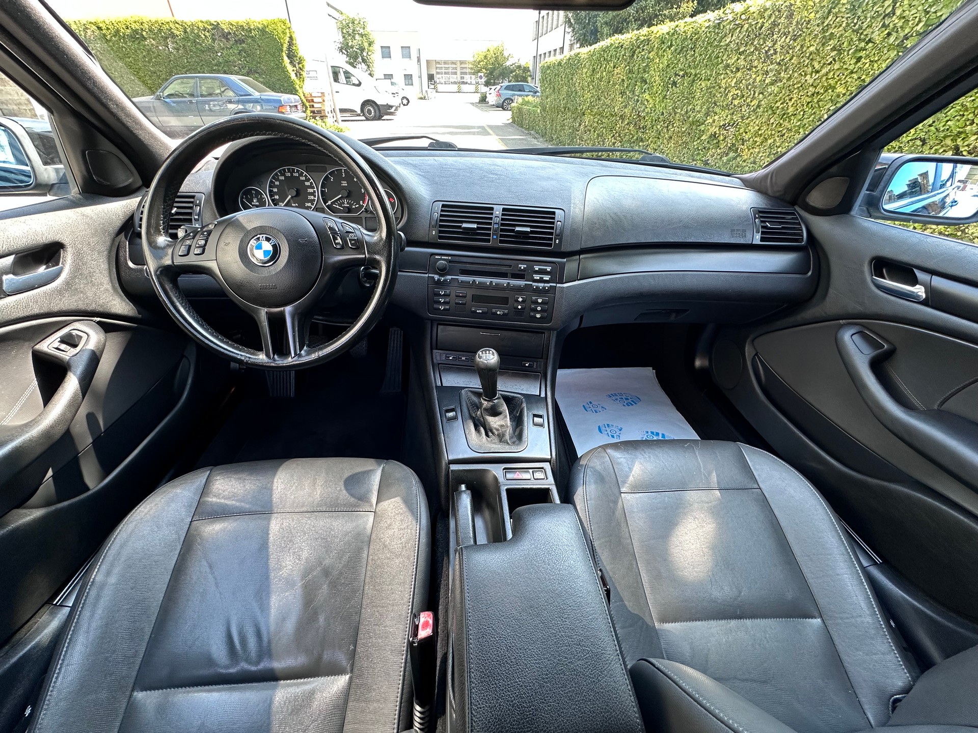 BMW 320d-image-6