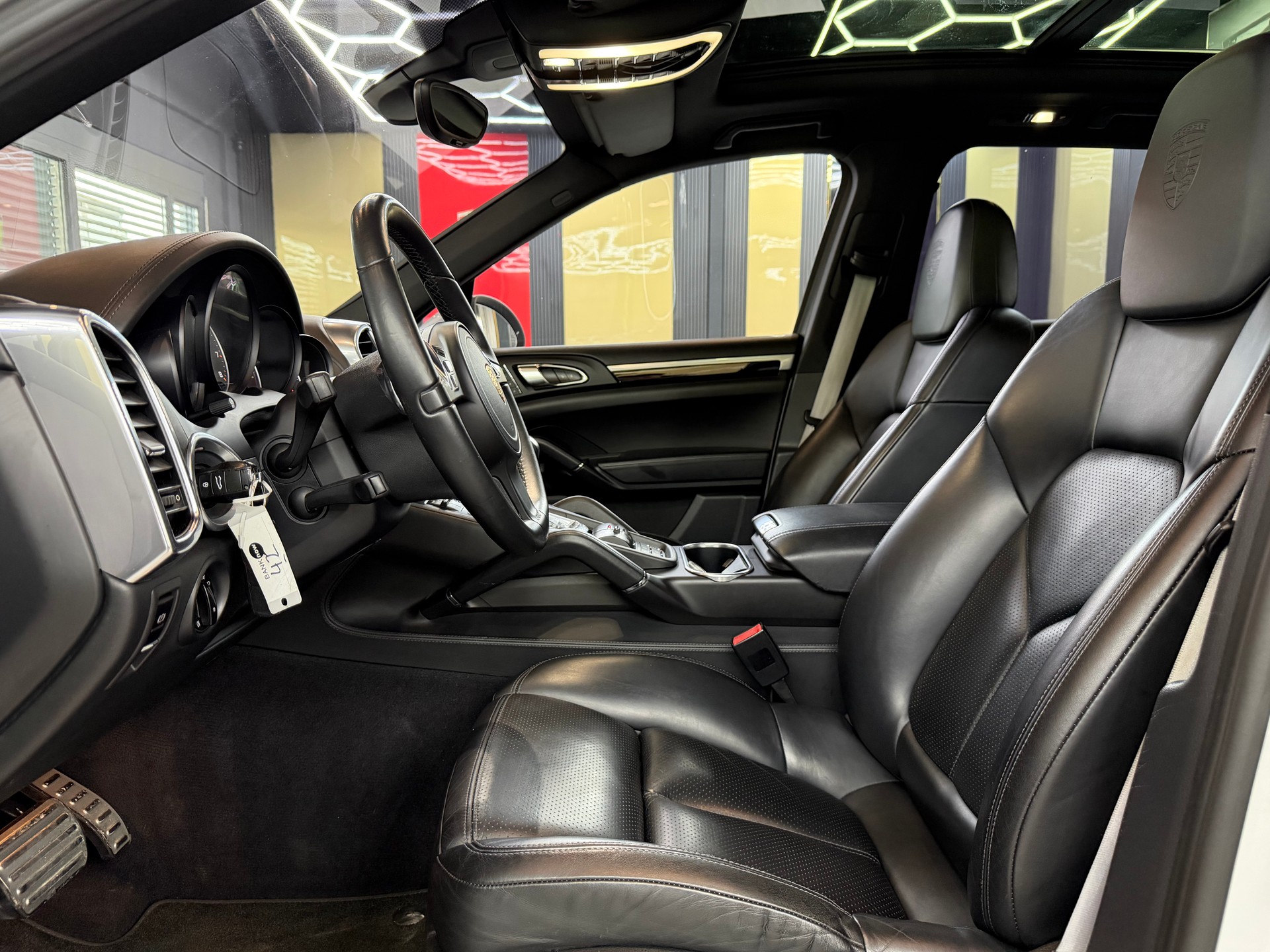 PORSCHE Cayenne S-image-9