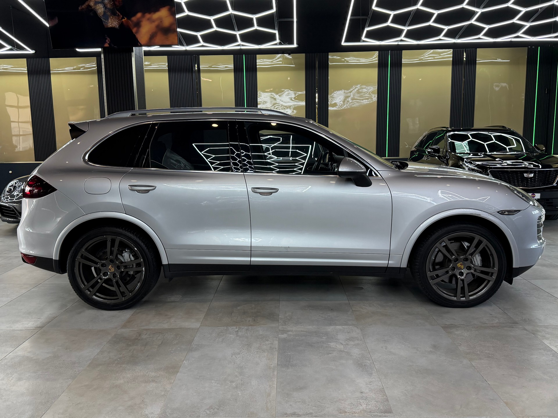 PORSCHE Cayenne S-image-3