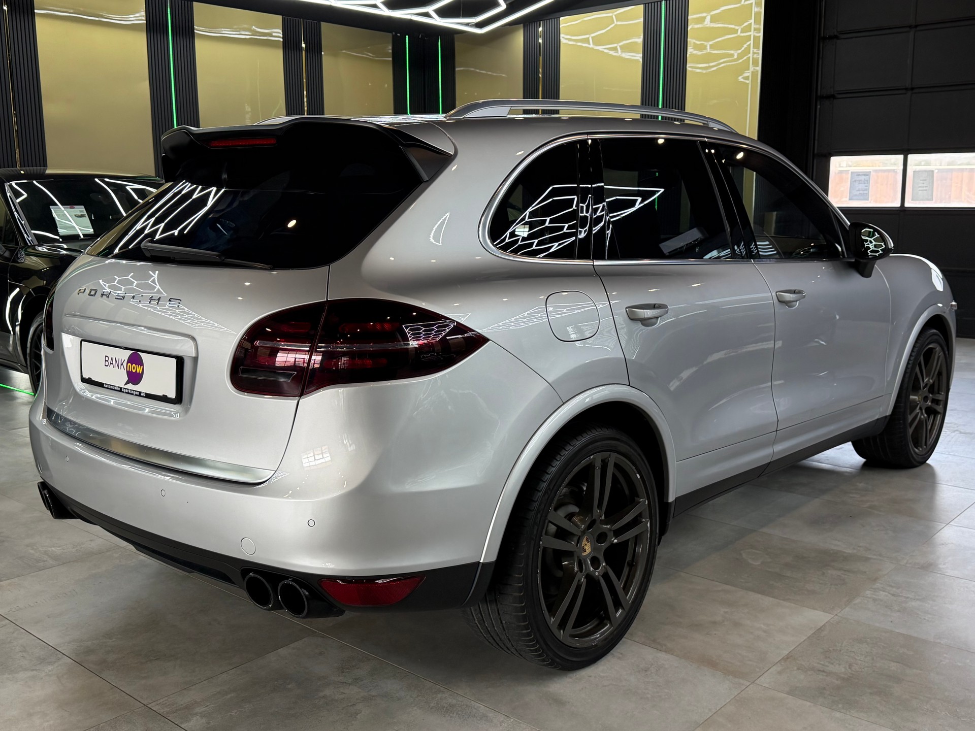 PORSCHE Cayenne S-image-4