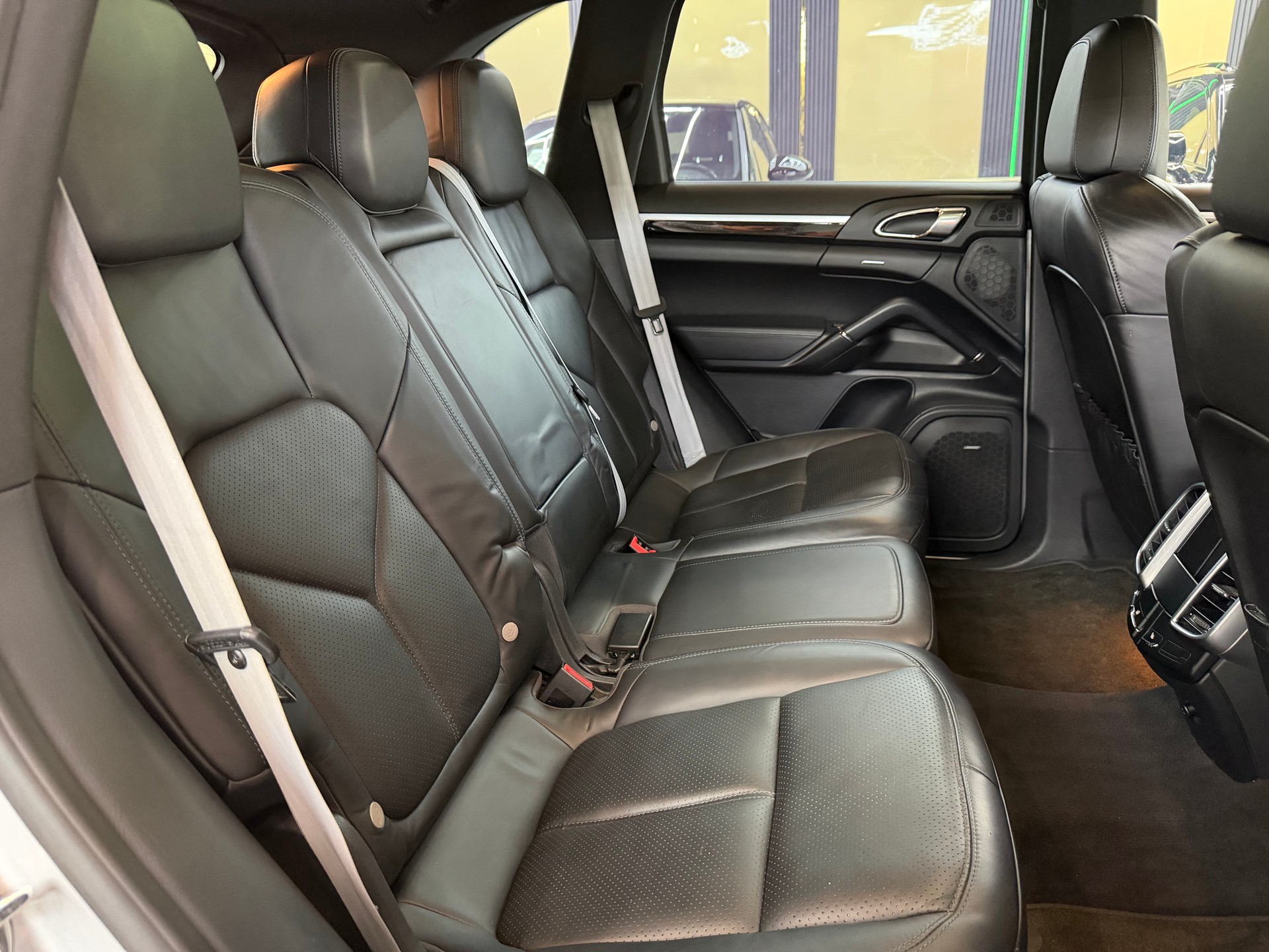 PORSCHE Cayenne S-image-14