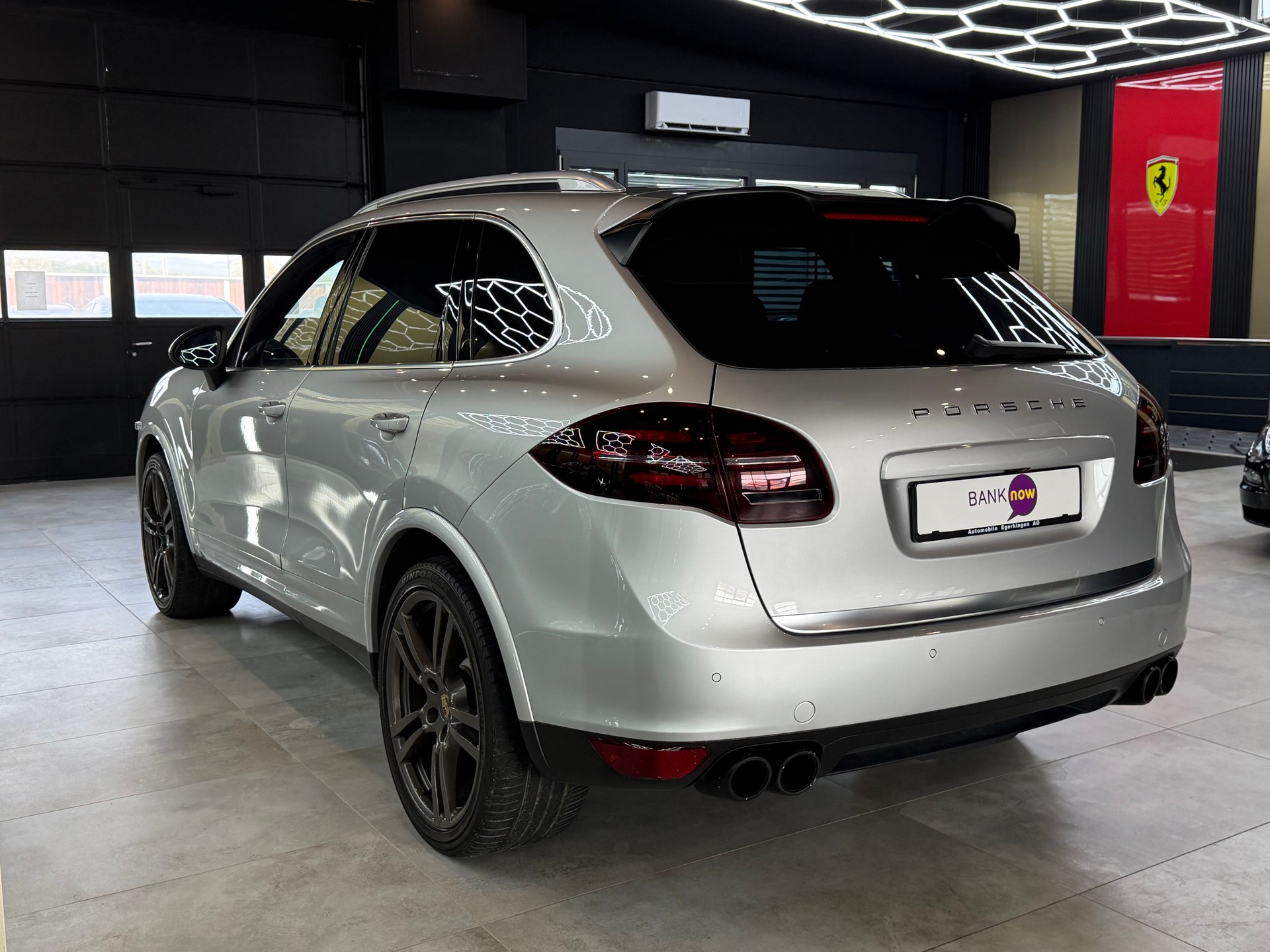 PORSCHE Cayenne S-image-6