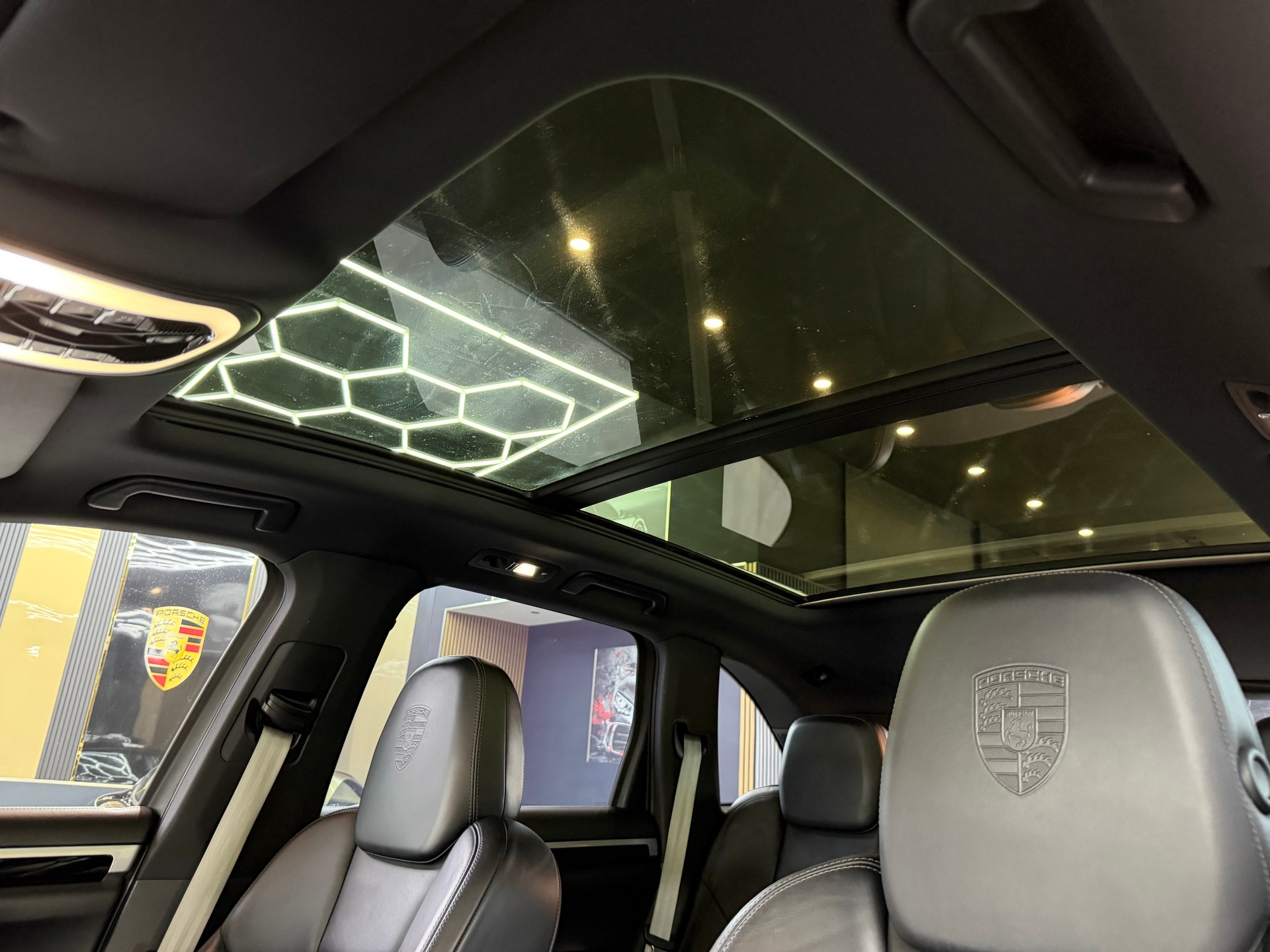 PORSCHE Cayenne S-image-17