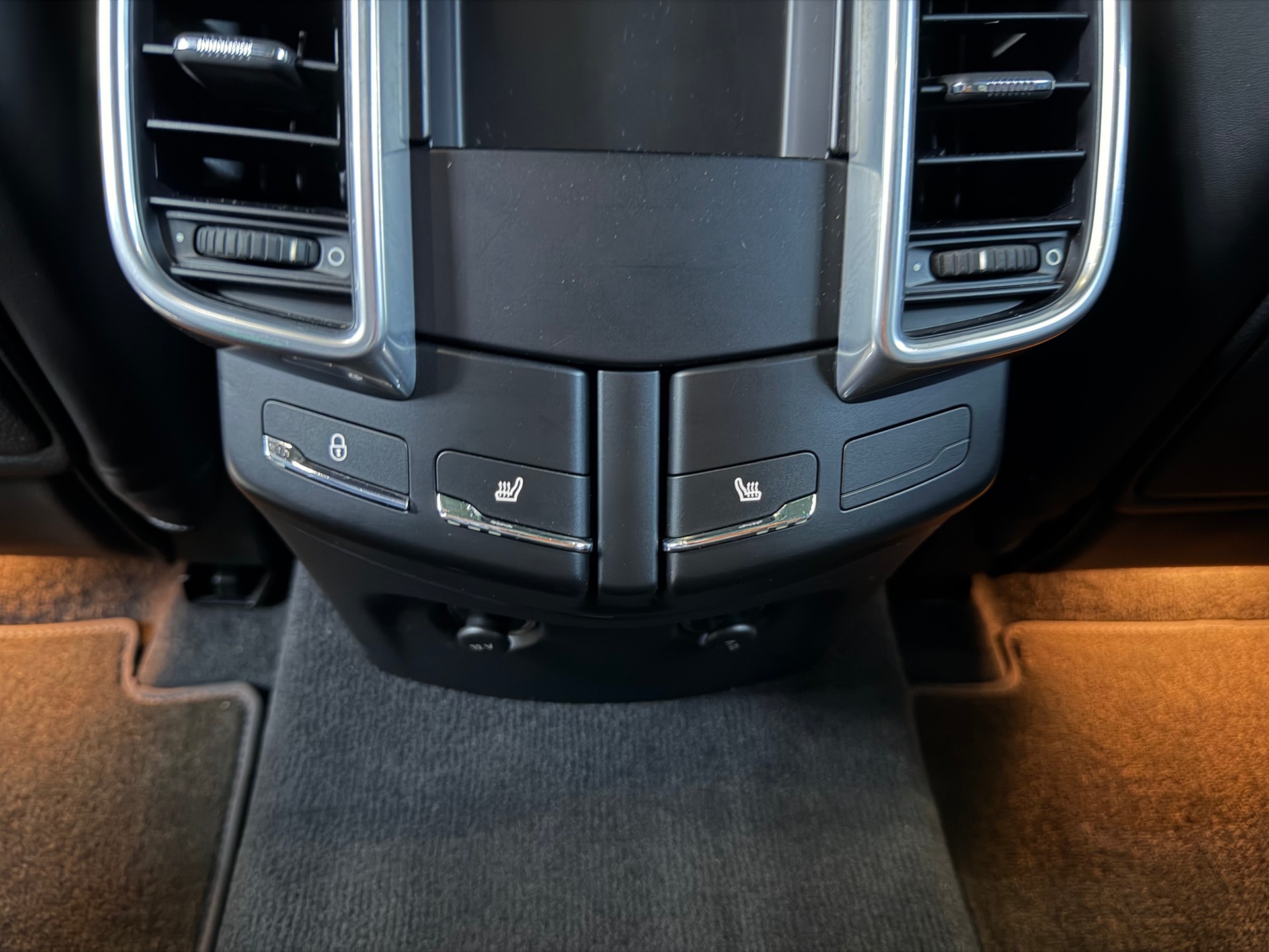 PORSCHE Cayenne S-image-18