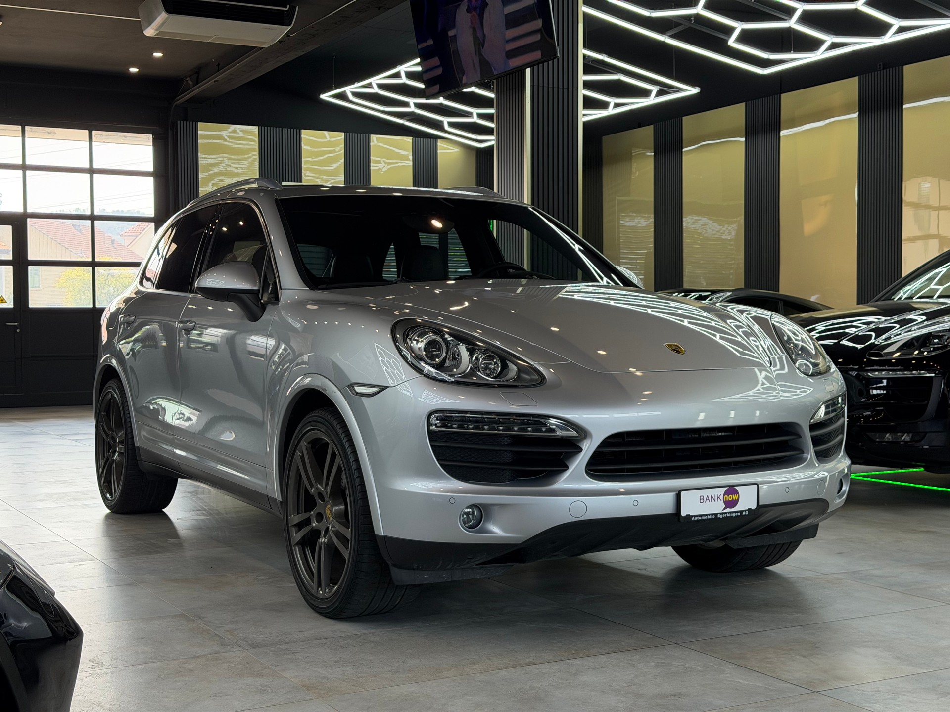 PORSCHE Cayenne S-image-2