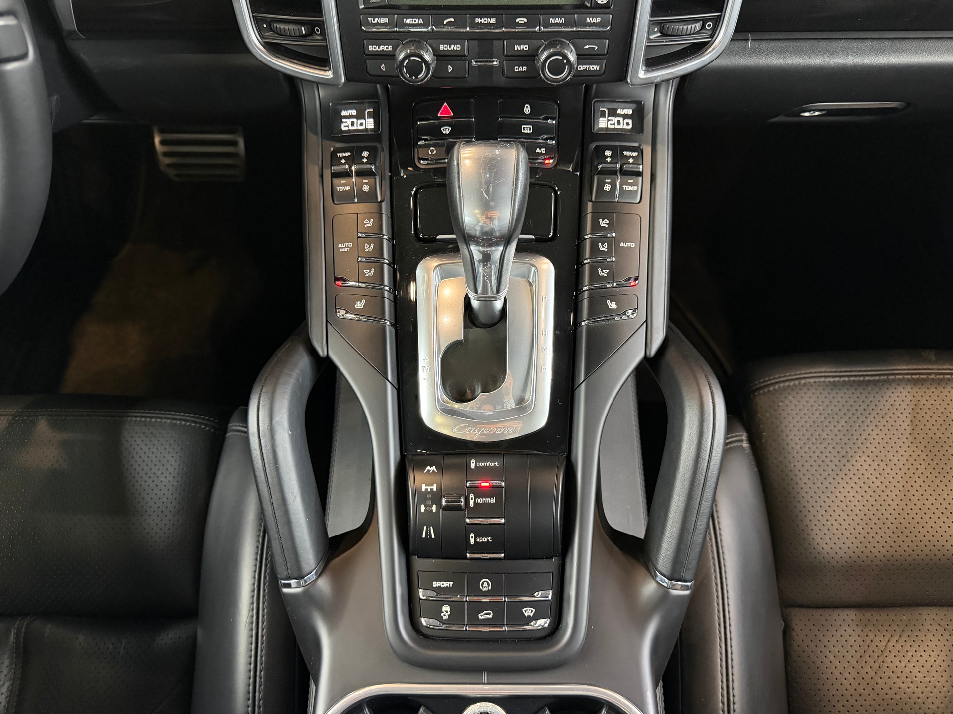 PORSCHE Cayenne S-image-16