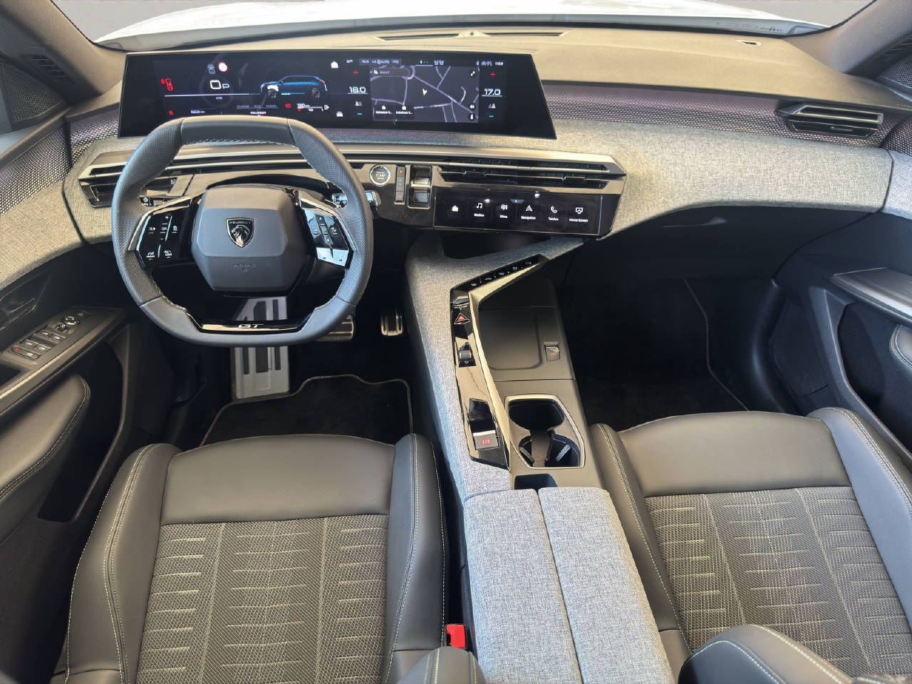 PEUGEOT 5008 1.2 Hybrid GT 145PS 7-Plätzer-image-8