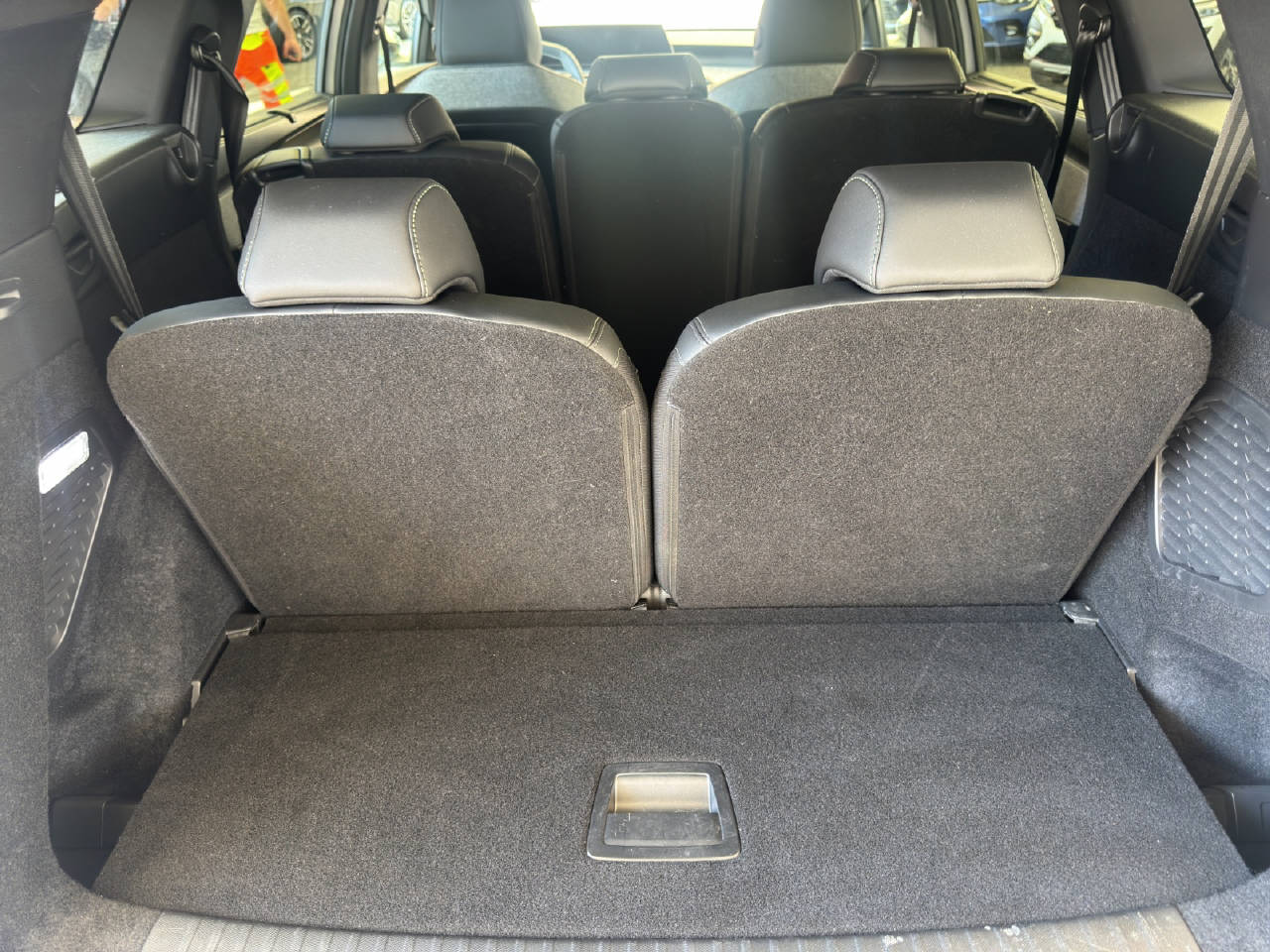 PEUGEOT 5008 1.2 Hybrid GT 145PS 7-Plätzer-image-21