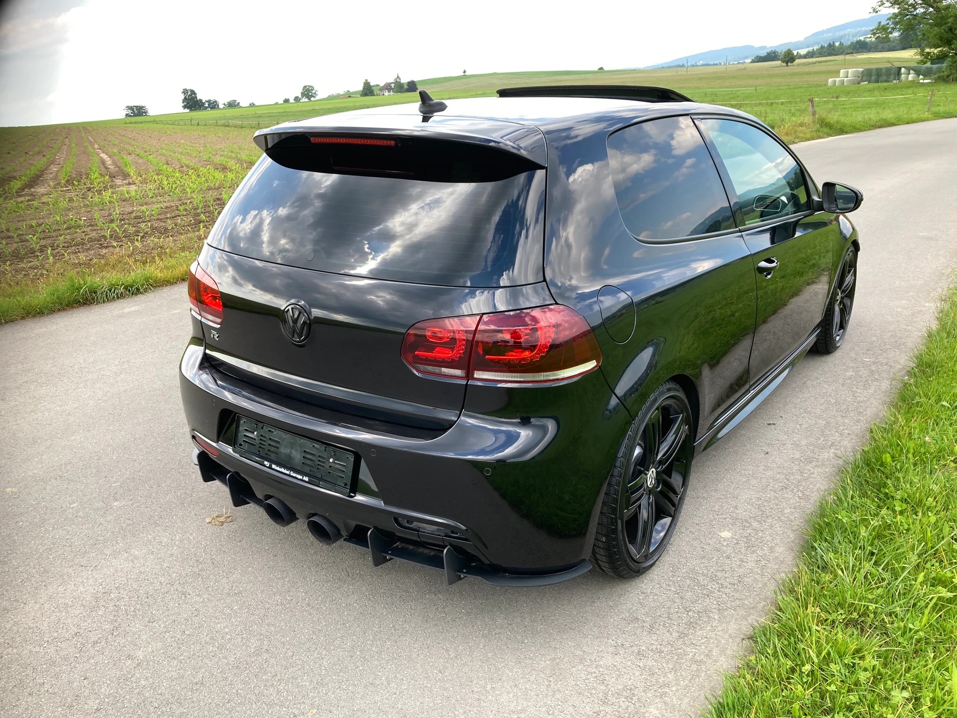 VW Golf 2.0 TSI R 4Motion DSG-image-2